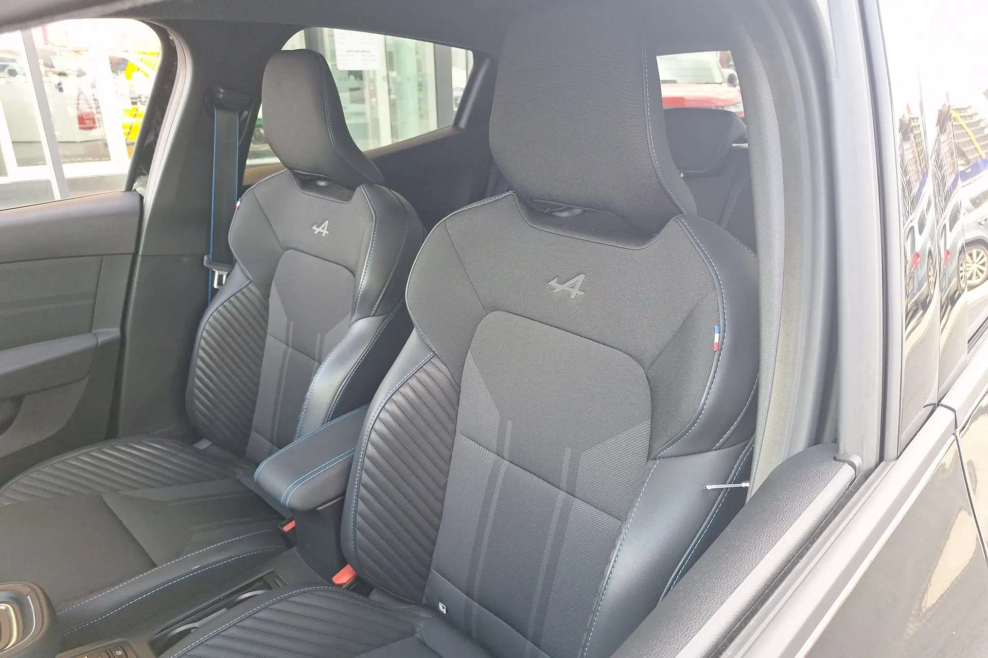 2025 RENAULT CLIO 2025 RENAULT CLIO