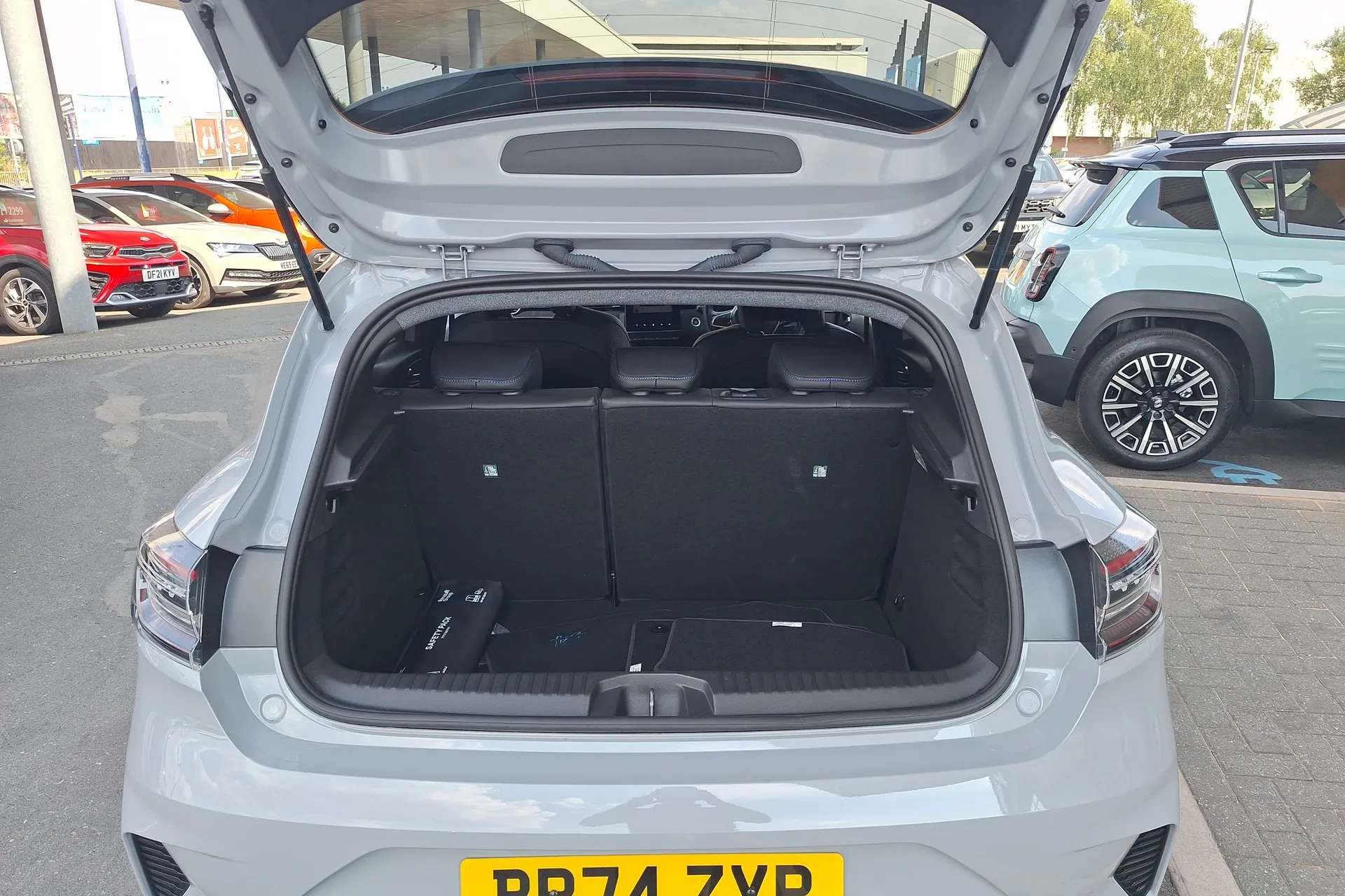 2025 RENAULT CLIO 2025 RENAULT CLIO