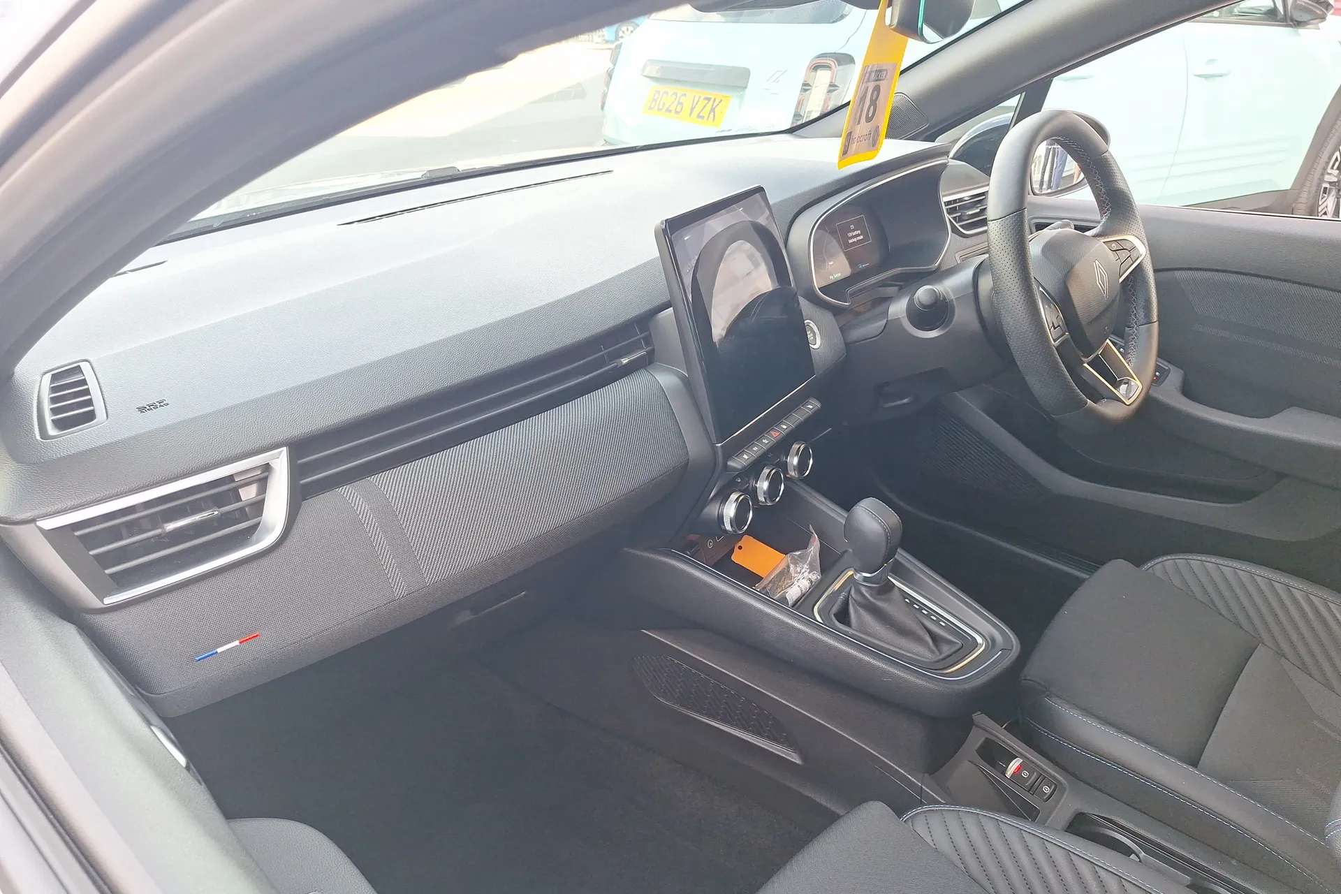 2025 RENAULT CLIO 2025 RENAULT CLIO