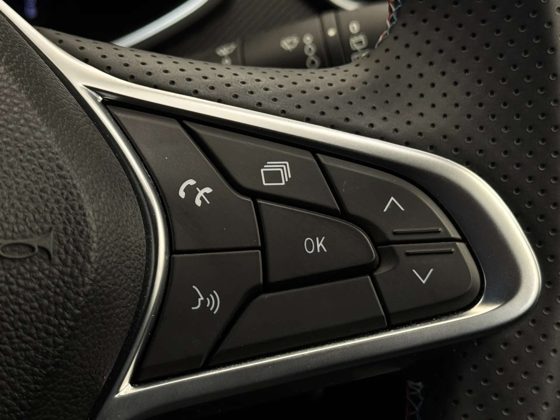 2025 RENAULT CLIO 2025 RENAULT CLIO