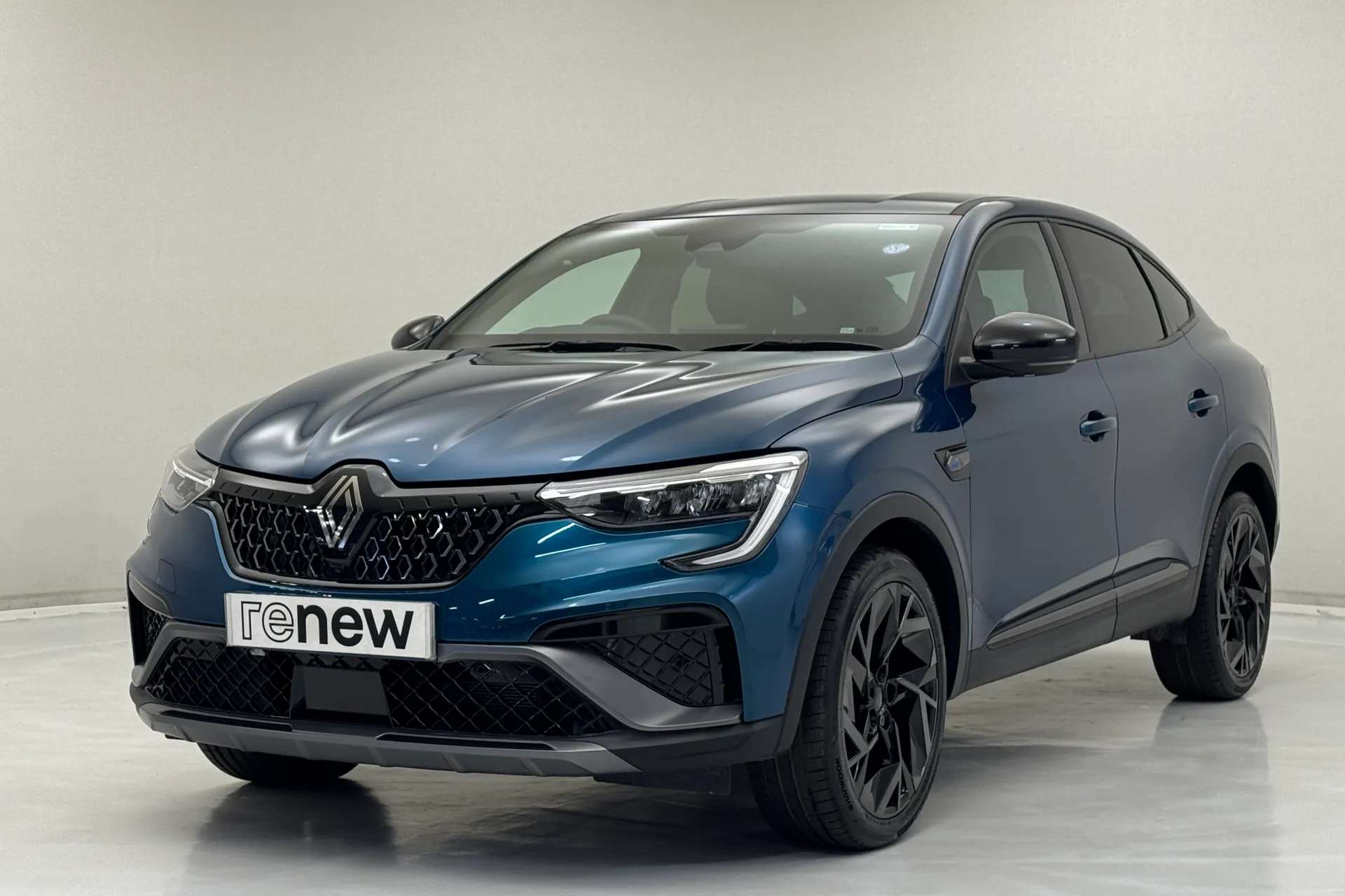 A 2023 RENAULT ARKANA 1.6 E-Tech FHEV 145 Esprit Alpine 5dr Auto A 2023 RENAULT ARKANA 1.6 E-Tech FHEV 145 Esprit Alpine 5dr Auto