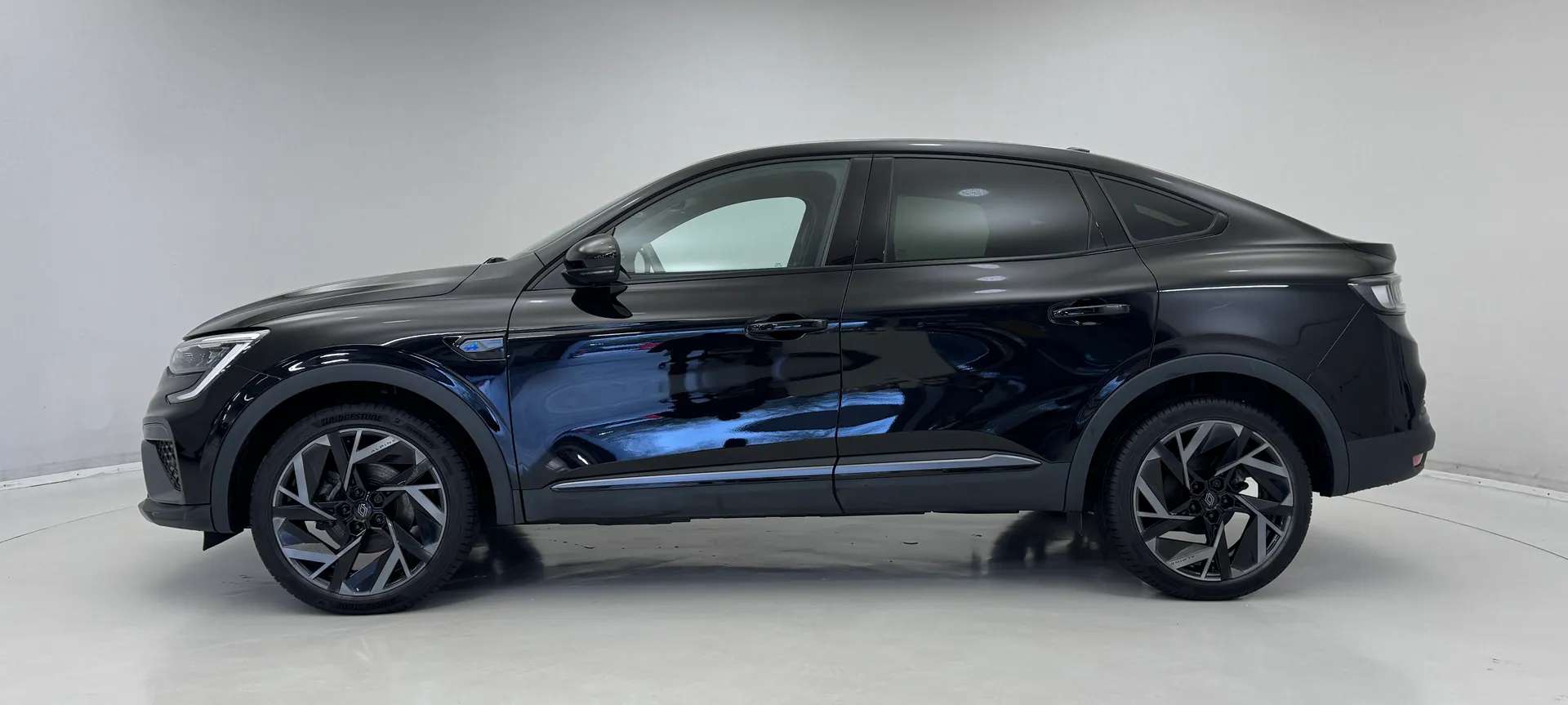 A 2024 RENAULT ARKANA 1.6 E-Tech FHEV 145 Esprit Alpine 5dr Auto A 2024 RENAULT ARKANA 1.6 E-Tech FHEV 145 Esprit Alpine 5dr Auto