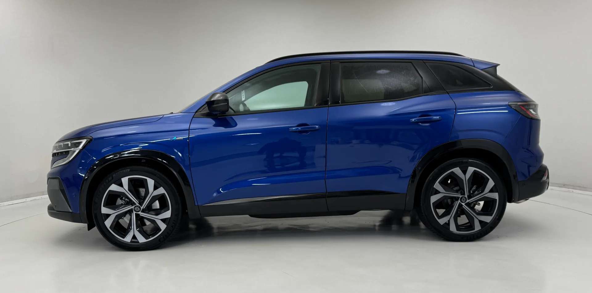 A 2025 RENAULT AUSTRAL E-Tech FHEV Iconic Esprit Alpine 5dr Auto A 2025 RENAULT AUSTRAL E-Tech FHEV Iconic Esprit Alpine 5dr Auto