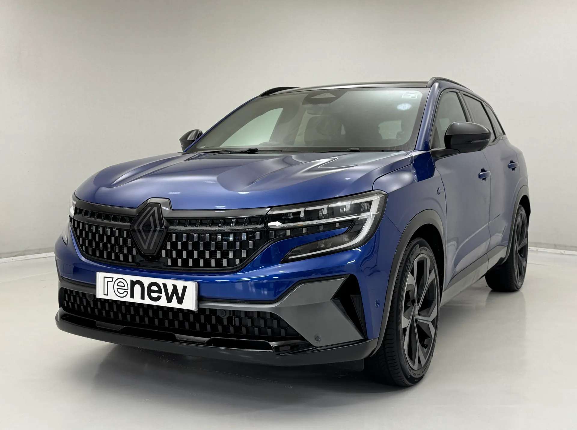 A 2025 RENAULT AUSTRAL E-Tech FHEV Iconic Esprit Alpine 5dr Auto A 2025 RENAULT AUSTRAL E-Tech FHEV Iconic Esprit Alpine 5dr Auto