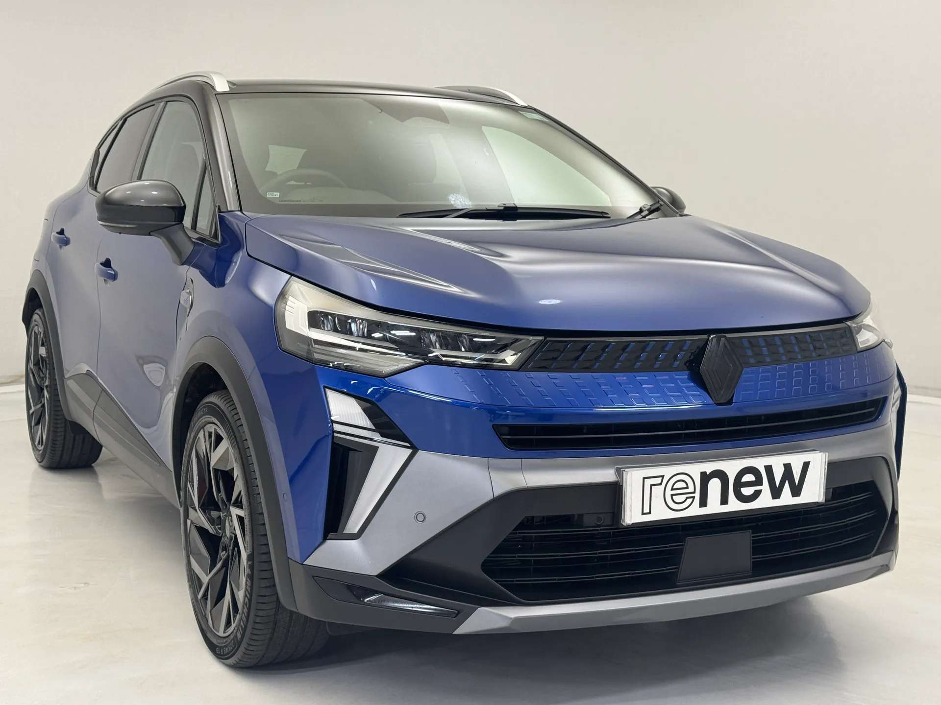 A 2025 RENAULT CAPTUR 1.8 E-Tech Full Hybrid 160 Esprit Alpine 5dr Auto A 2025 RENAULT CAPTUR 1.8 E-Tech Full Hybrid 160 Esprit Alpine 5dr Auto