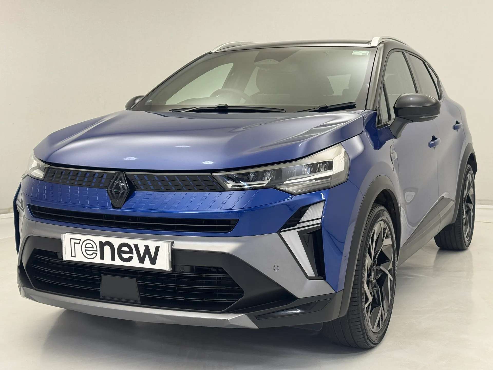A 2025 RENAULT CAPTUR 1.8 E-Tech Full Hybrid 160 Esprit Alpine 5dr Auto A 2025 RENAULT CAPTUR 1.8 E-Tech Full Hybrid 160 Esprit Alpine 5dr Auto