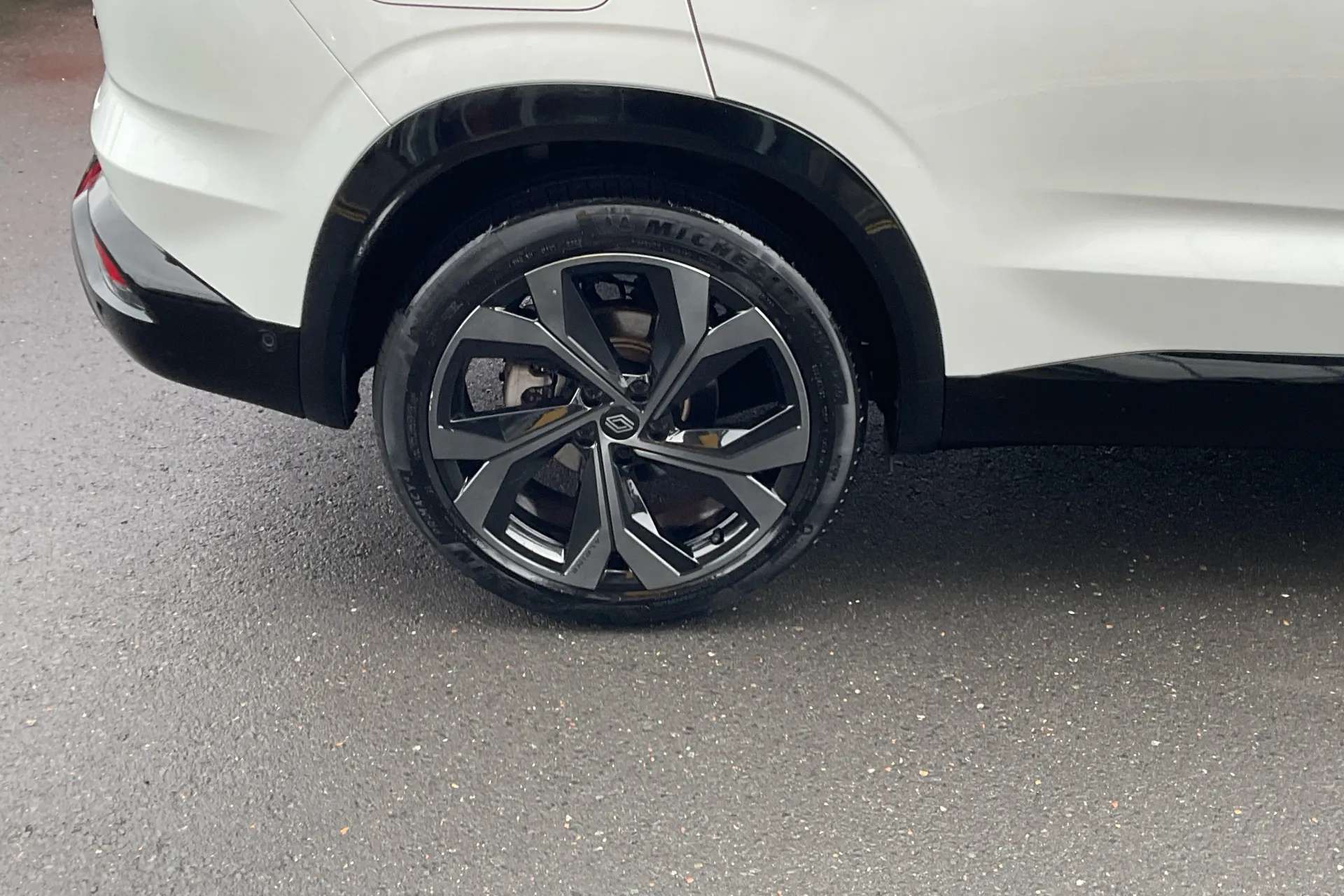 A 2023 RENAULT AUSTRAL E-Tech FHEV Techno Esprit Alpine 5dr Auto A 2023 RENAULT AUSTRAL E-Tech FHEV Techno Esprit Alpine 5dr Auto