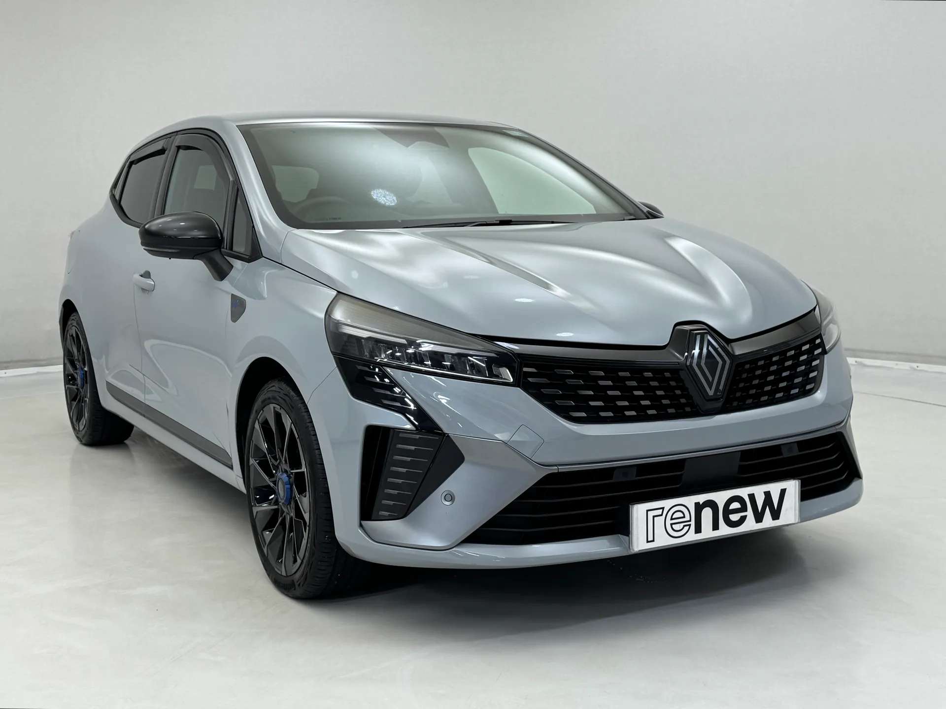 A 2023 RENAULT CLIO 1.6 E-TECH full hybrid 145 Esprit Alpine 5dr Auto A 2023 RENAULT CLIO 1.6 E-TECH full hybrid 145 Esprit Alpine 5dr Auto