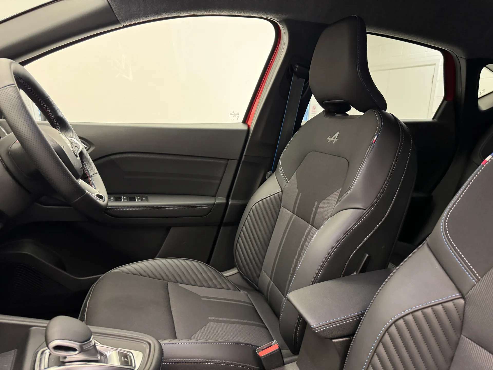 2025 RENAULT CAPTUR 2025 RENAULT CAPTUR