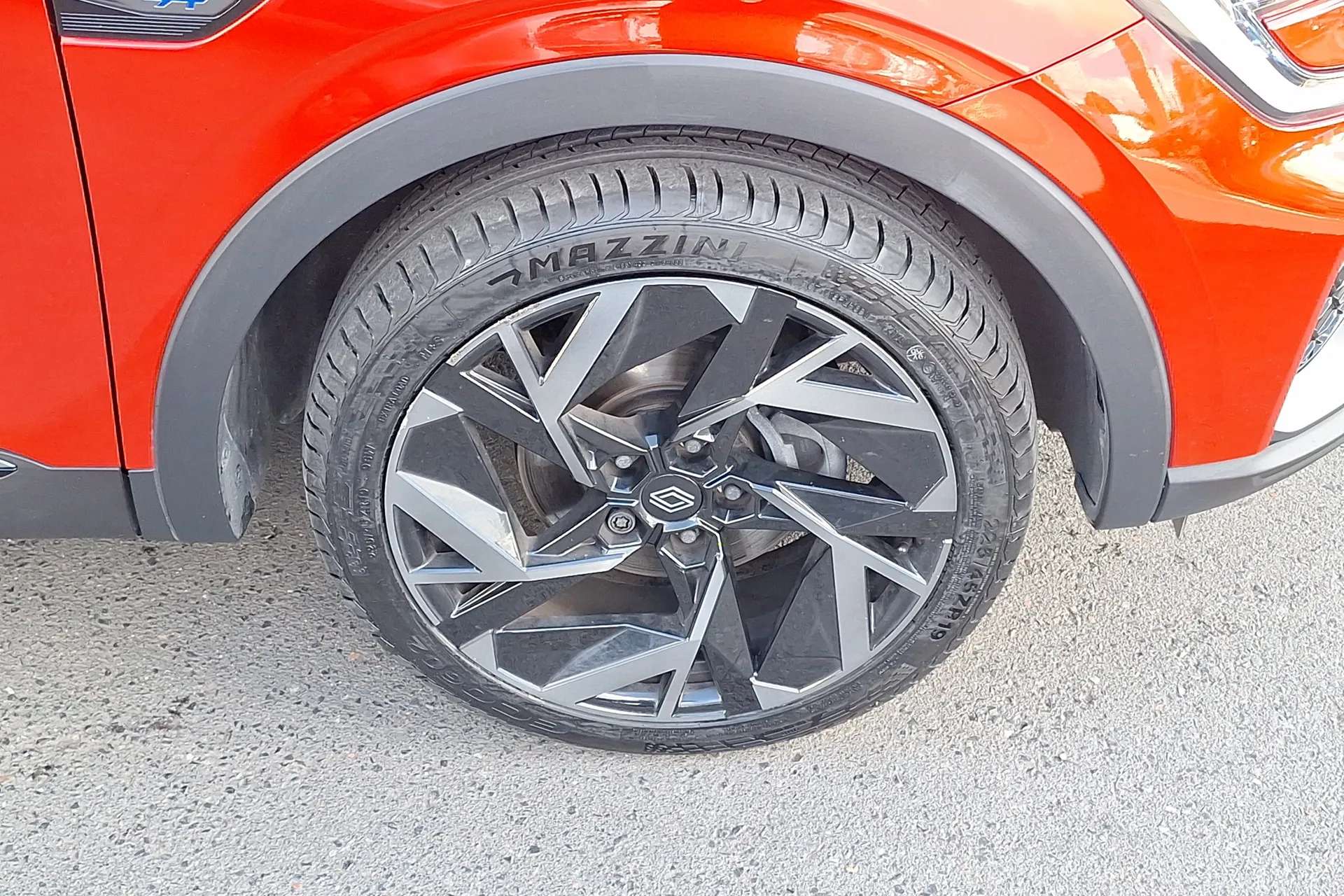 A 2024 RENAULT ARKANA 1.6 E-Tech FHEV 145 Esprit Alpine 5dr Auto A 2024 RENAULT ARKANA 1.6 E-Tech FHEV 145 Esprit Alpine 5dr Auto