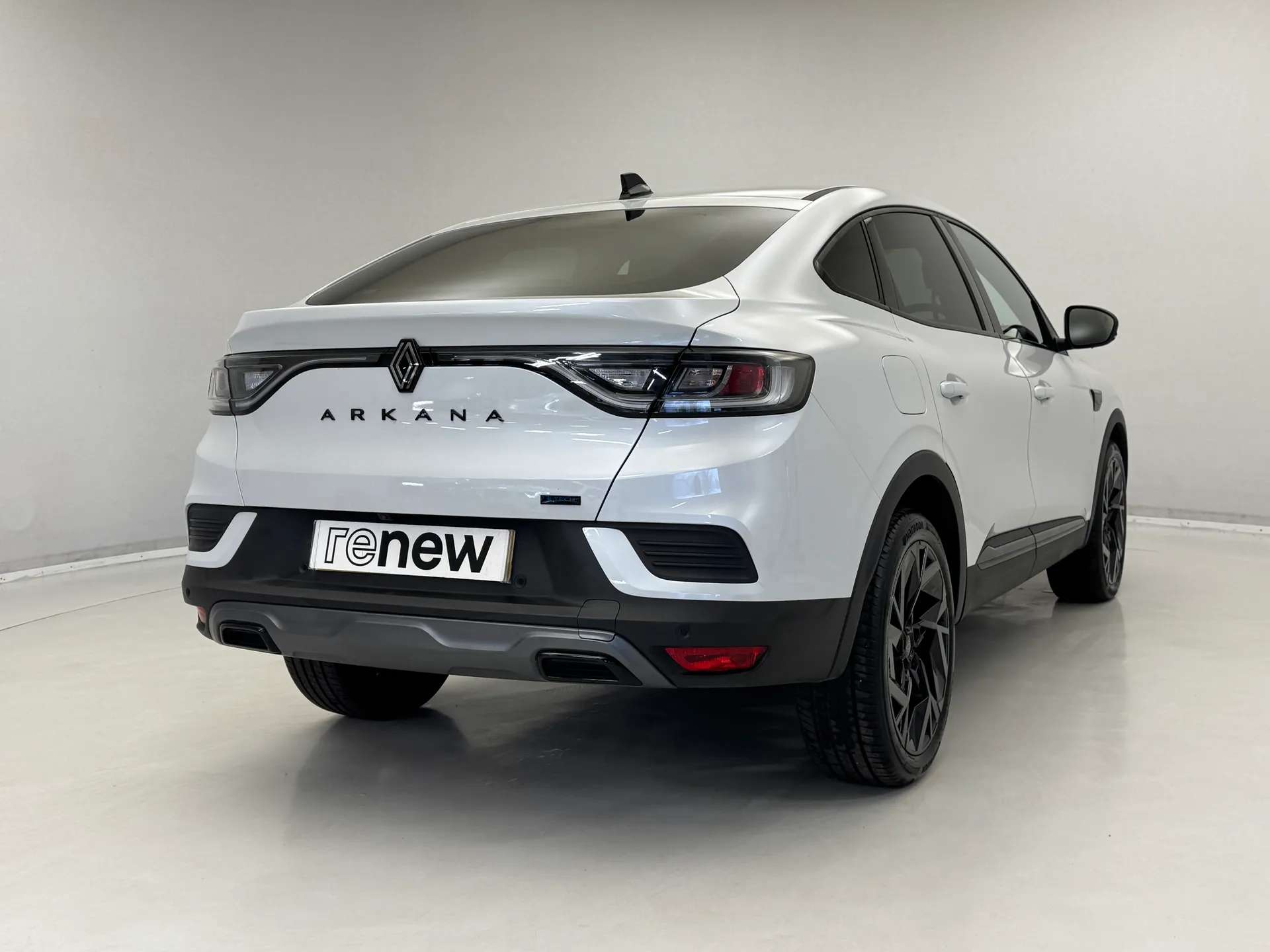 A 2024 RENAULT ARKANA 1.6 E-Tech FHEV 145 Esprit Alpine 5dr Auto A 2024 RENAULT ARKANA 1.6 E-Tech FHEV 145 Esprit Alpine 5dr Auto