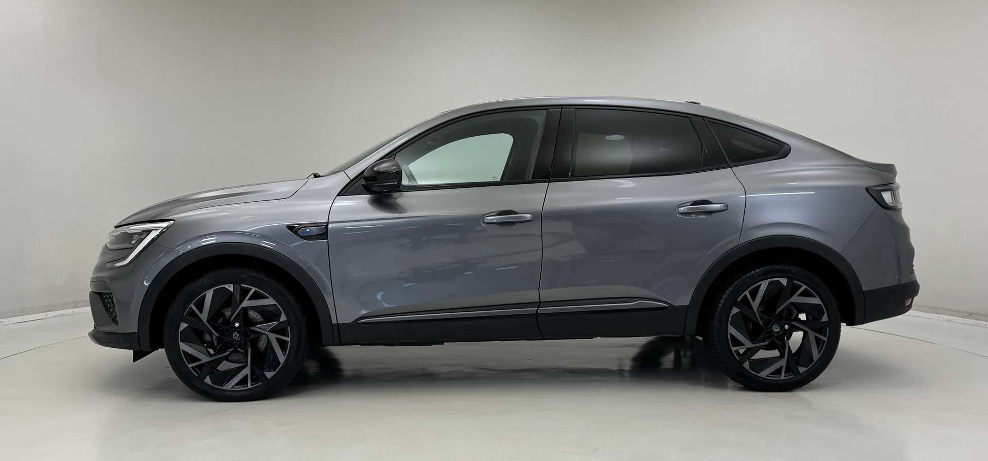 A 2024 RENAULT ARKANA 1.6 E-Tech FHEV 145 Esprit Alpine 5dr Auto A 2024 RENAULT ARKANA 1.6 E-Tech FHEV 145 Esprit Alpine 5dr Auto