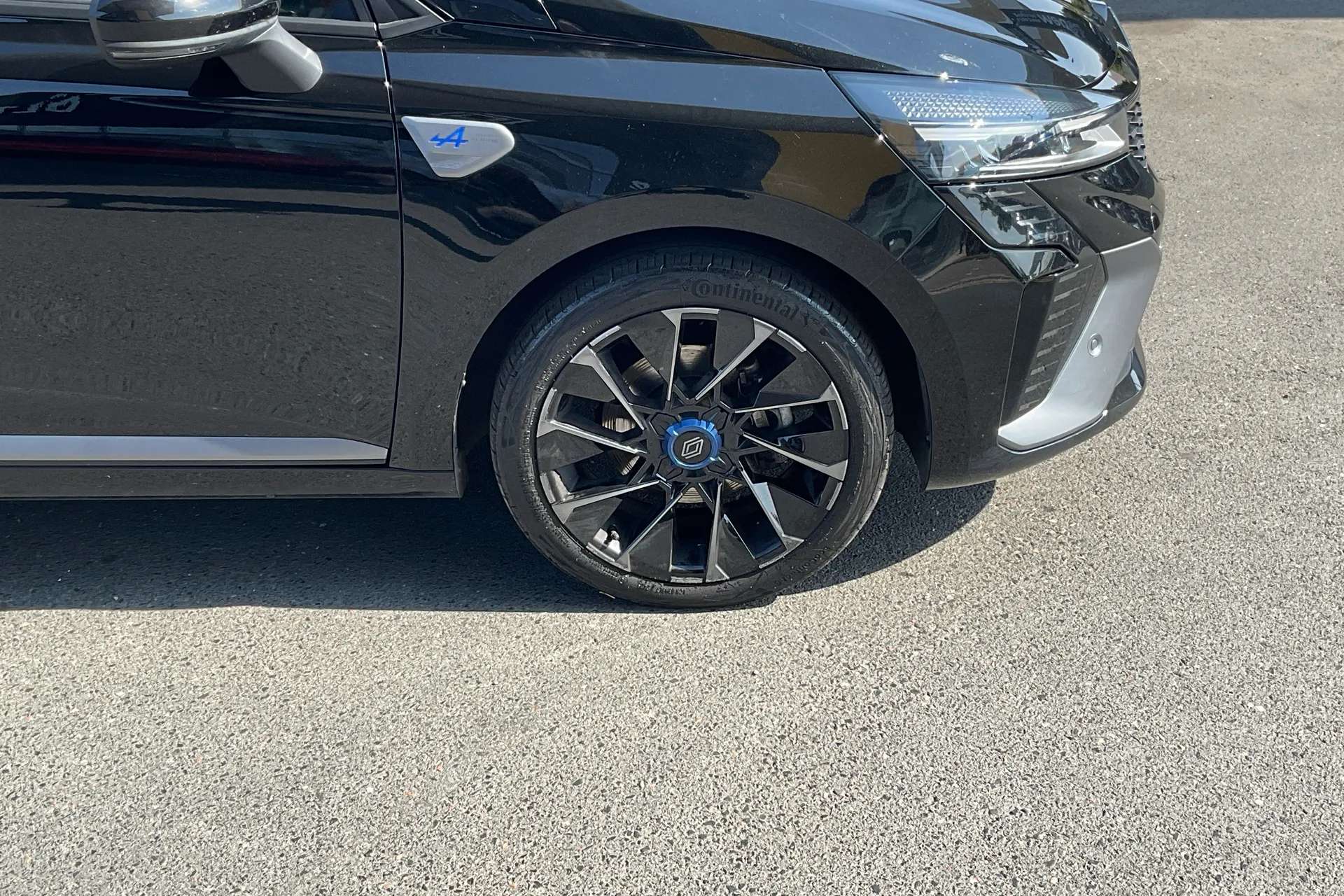 A 2025 RENAULT CLIO 1.6 E-TECH full hybrid 145 Esprit Alpine 5dr Auto A 2025 RENAULT CLIO 1.6 E-TECH full hybrid 145 Esprit Alpine 5dr Auto