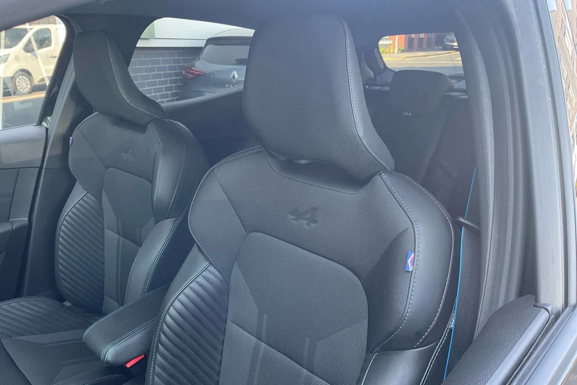2025 RENAULT CLIO 2025 RENAULT CLIO