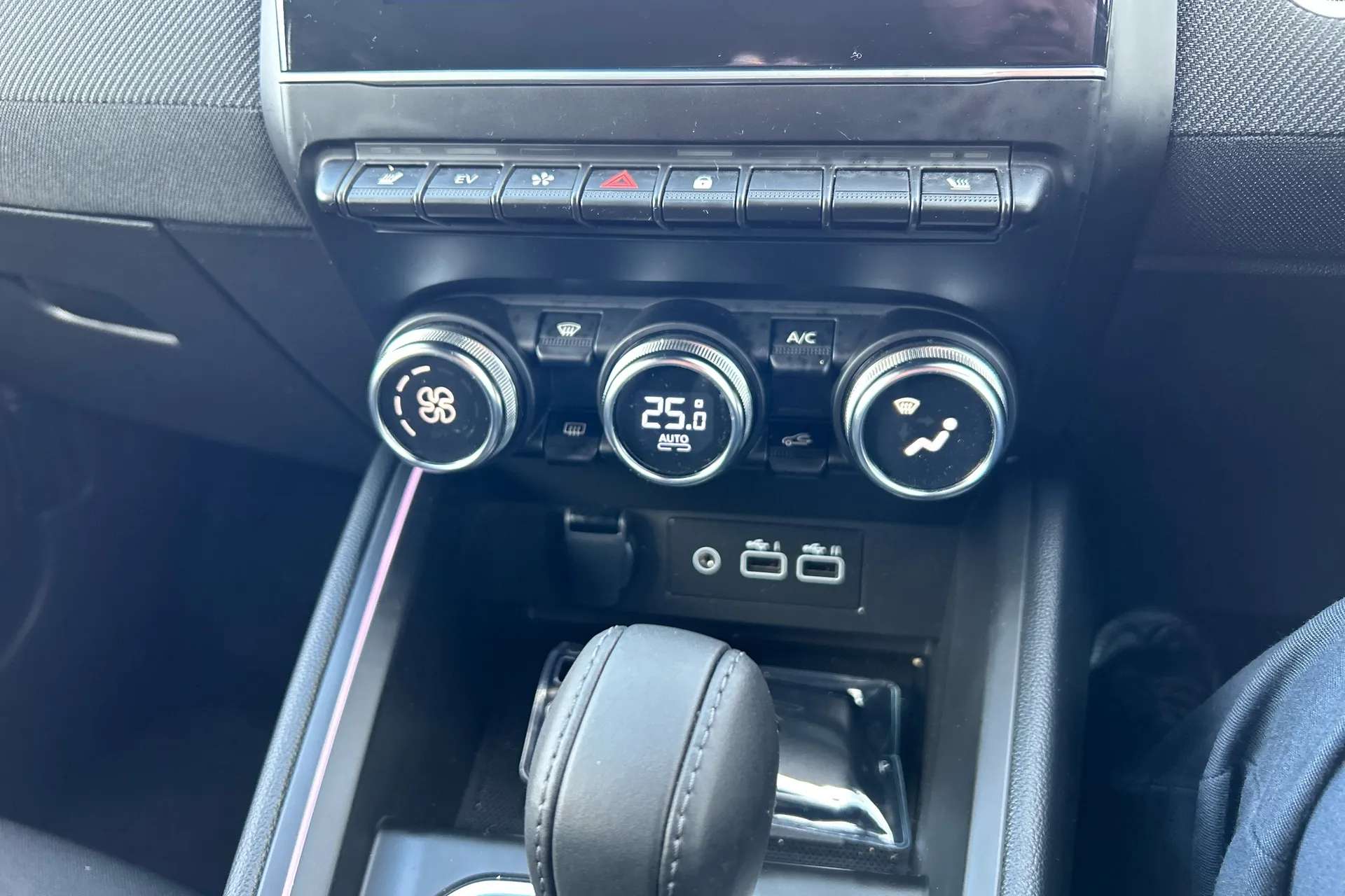 2024 RENAULT CLIO 2024 RENAULT CLIO