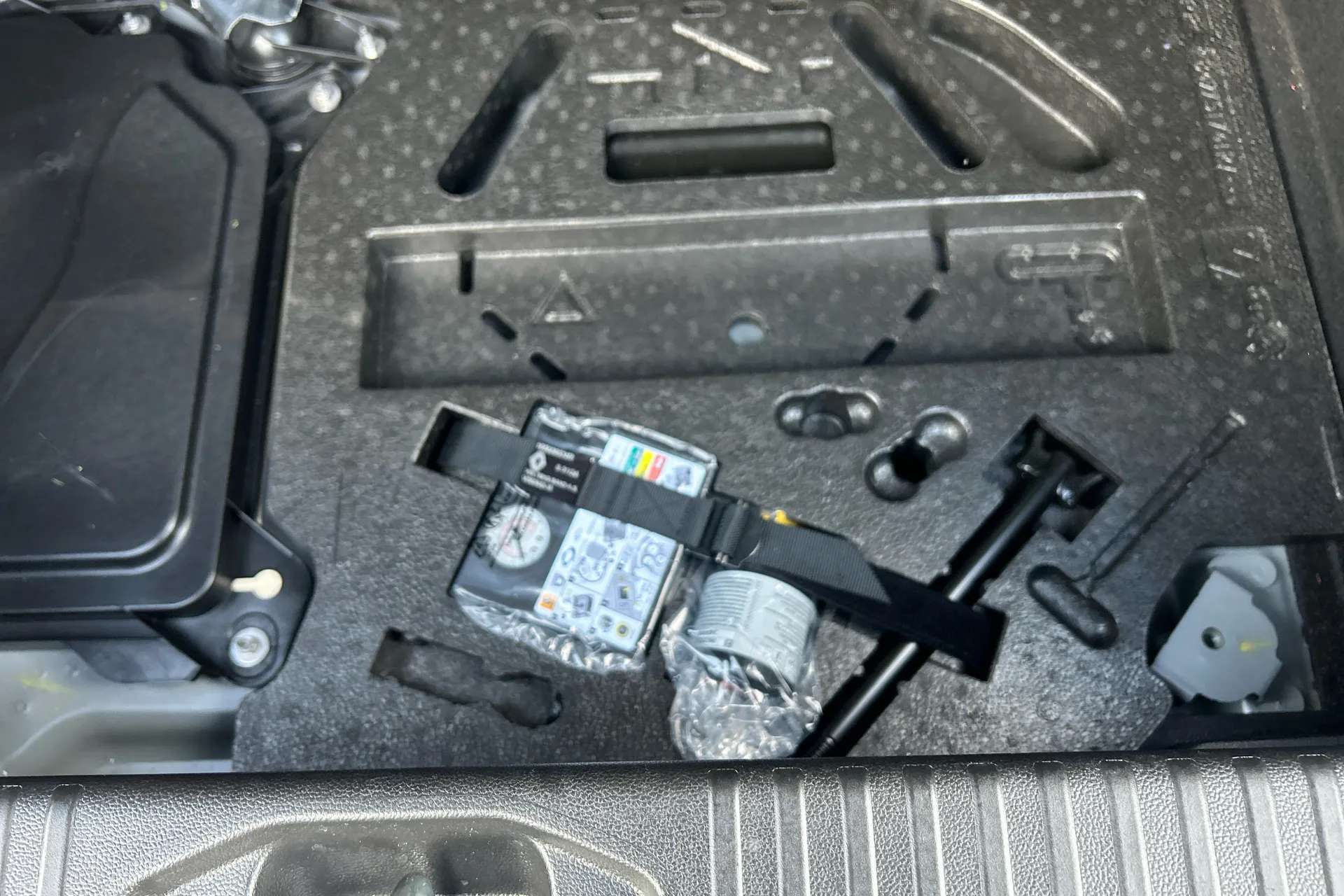 2024 RENAULT CLIO 2024 RENAULT CLIO