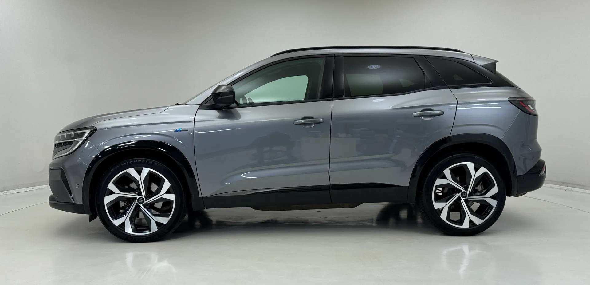 A 2023 RENAULT AUSTRAL E-Tech FHEV Techno Esprit Alpine 5dr Auto A 2023 RENAULT AUSTRAL E-Tech FHEV Techno Esprit Alpine 5dr Auto