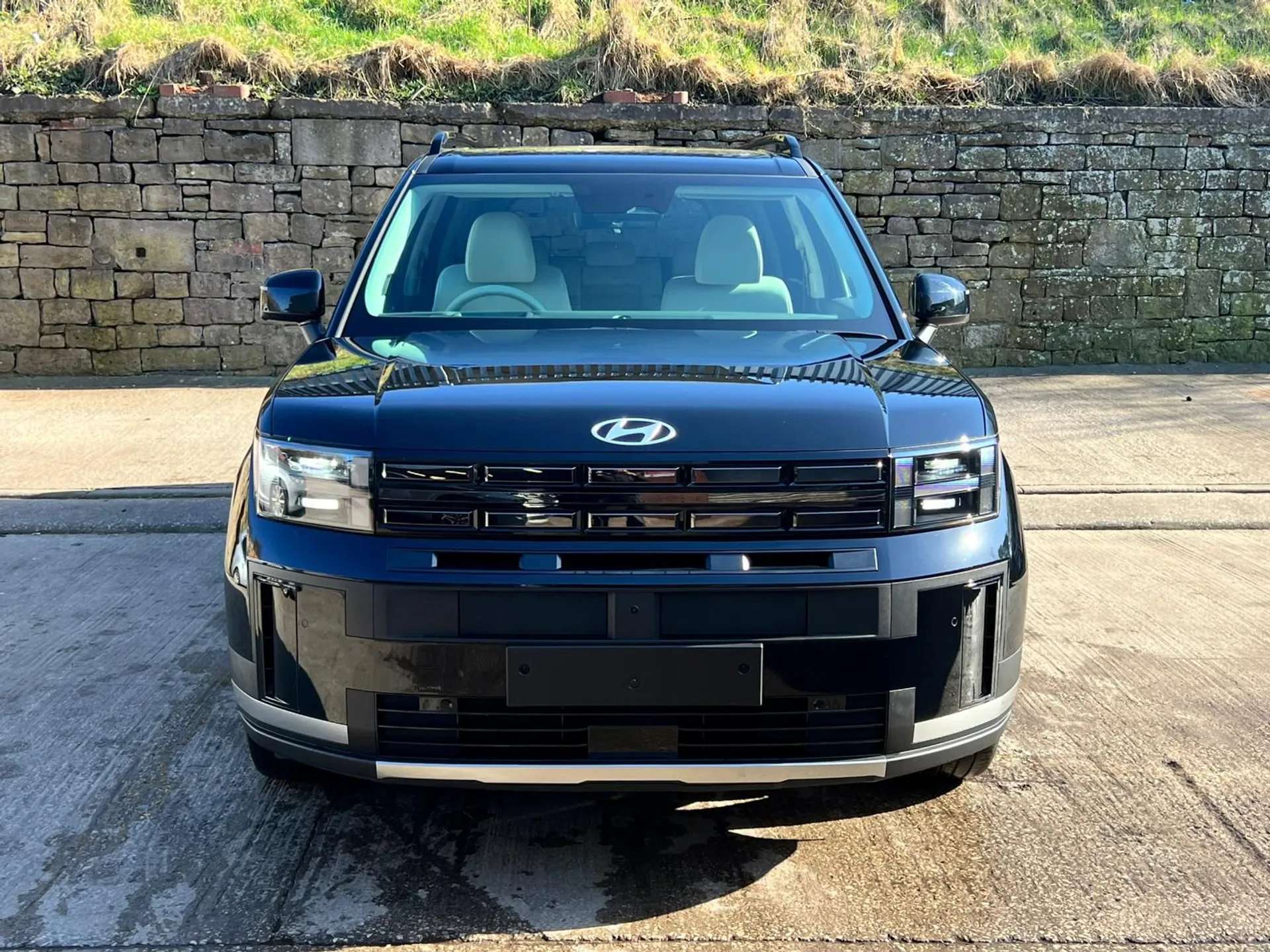 A 2024 HYUNDAI SANTA FE 1.6 TGDi 239 Hybrid Ultimate 5dr Auto A 2024 HYUNDAI SANTA FE 1.6 TGDi 239 Hybrid Ultimate 5dr Auto