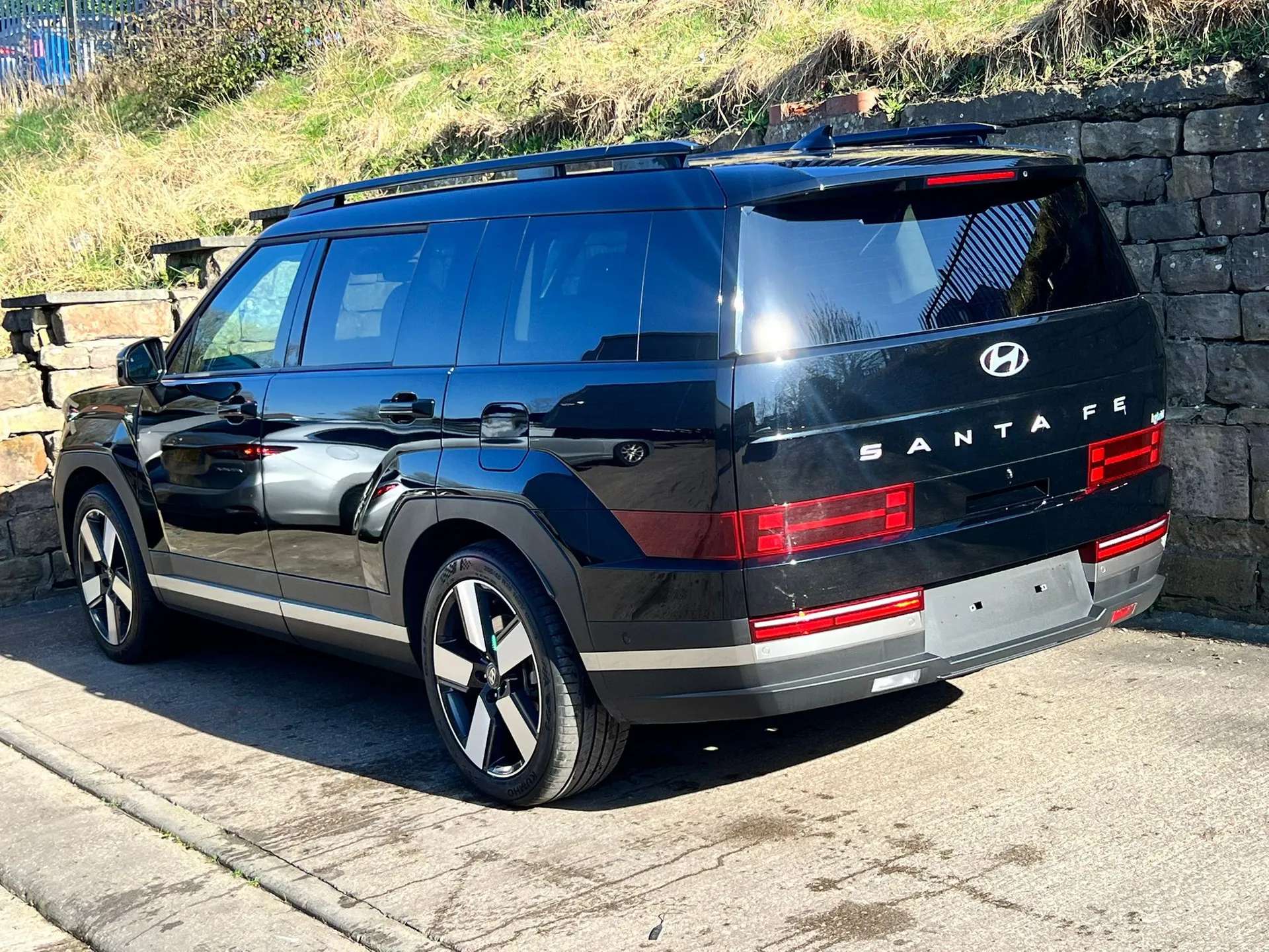 A 2024 HYUNDAI SANTA FE 1.6 TGDi 239 Hybrid Ultimate 5dr Auto A 2024 HYUNDAI SANTA FE 1.6 TGDi 239 Hybrid Ultimate 5dr Auto