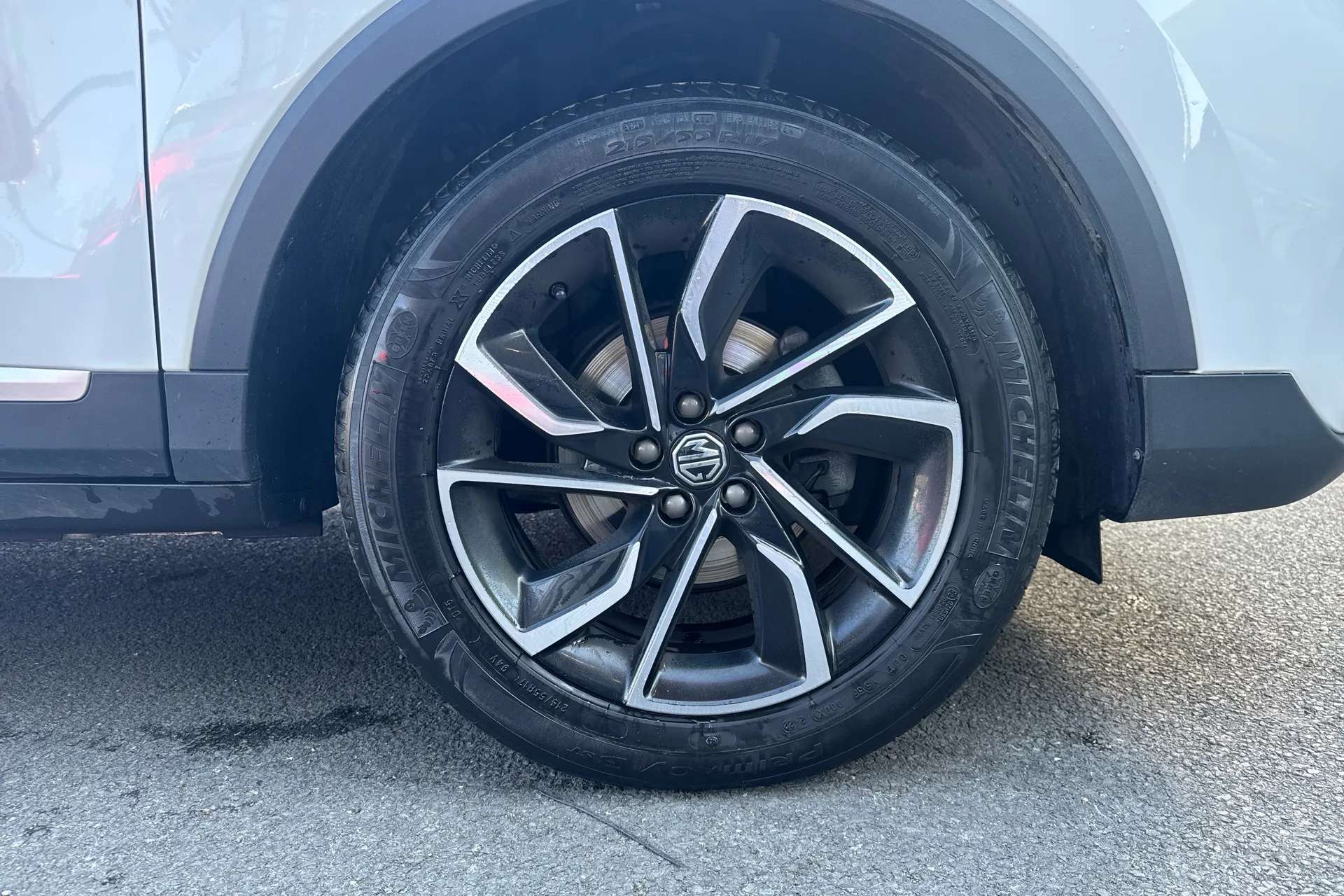 A 2023 MG MOTOR UK ZS 1.0T GDi Exclusive 5dr DCT A 2023 MG MOTOR UK ZS 1.0T GDi Exclusive 5dr DCT