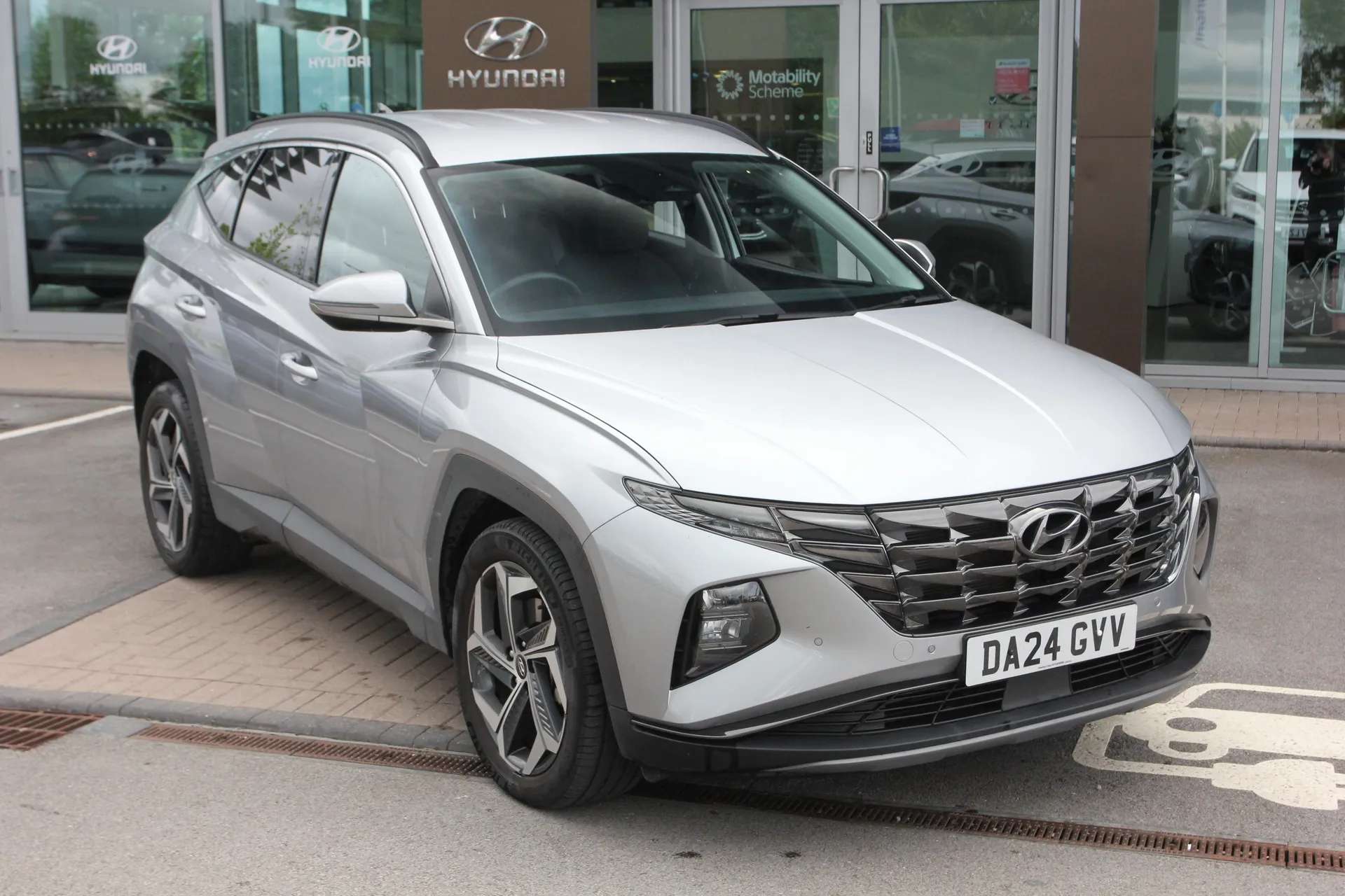 A 2024 HYUNDAI TUCSON 1.6 TGDi Hybrid 230 Premium 5dr 2WD Auto A 2024 HYUNDAI TUCSON 1.6 TGDi Hybrid 230 Premium 5dr 2WD Auto