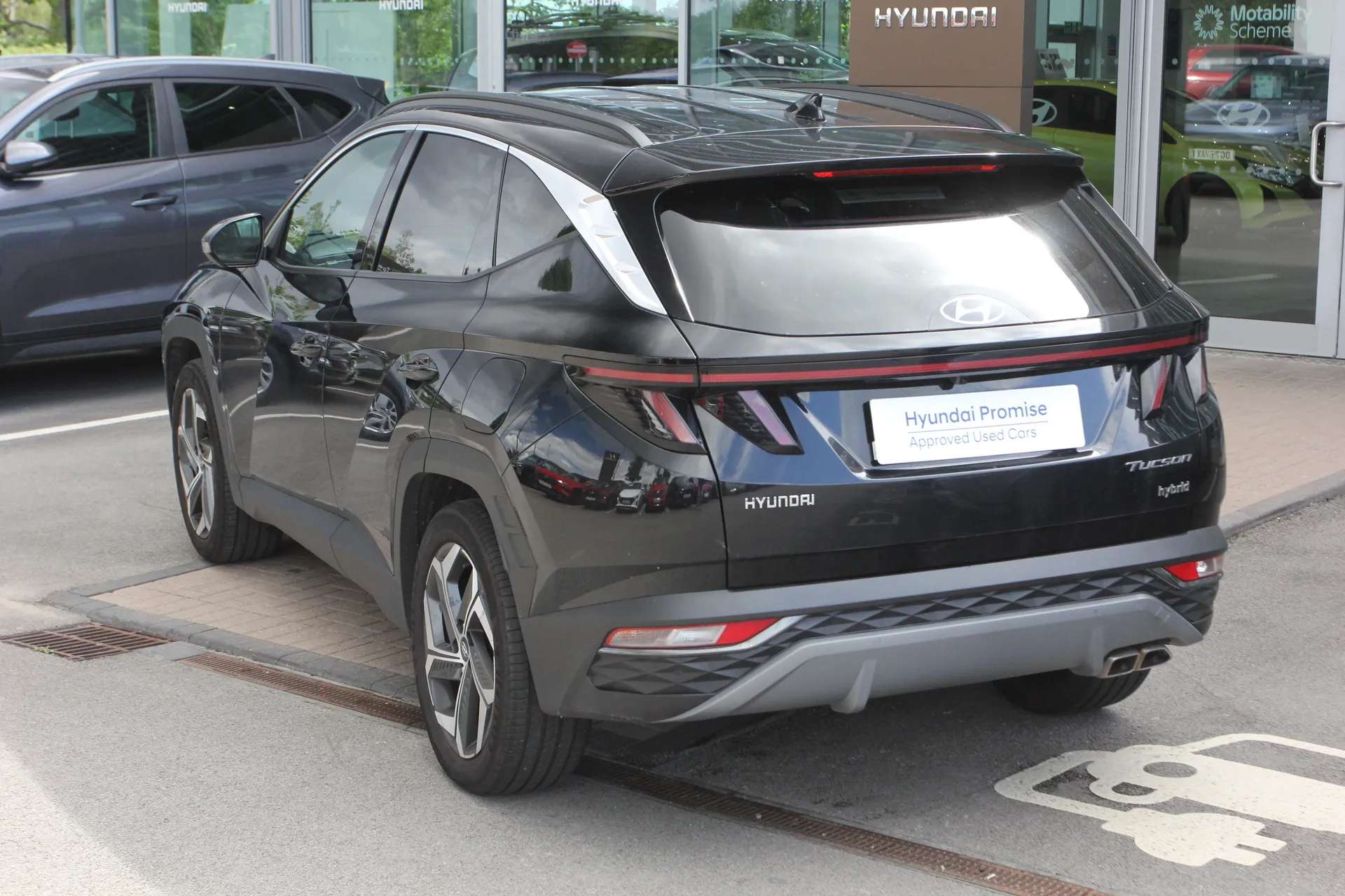 A 2024 HYUNDAI TUCSON 1.6 TGDi Hybrid 230 Premium 5dr 2WD Auto A 2024 HYUNDAI TUCSON 1.6 TGDi Hybrid 230 Premium 5dr 2WD Auto