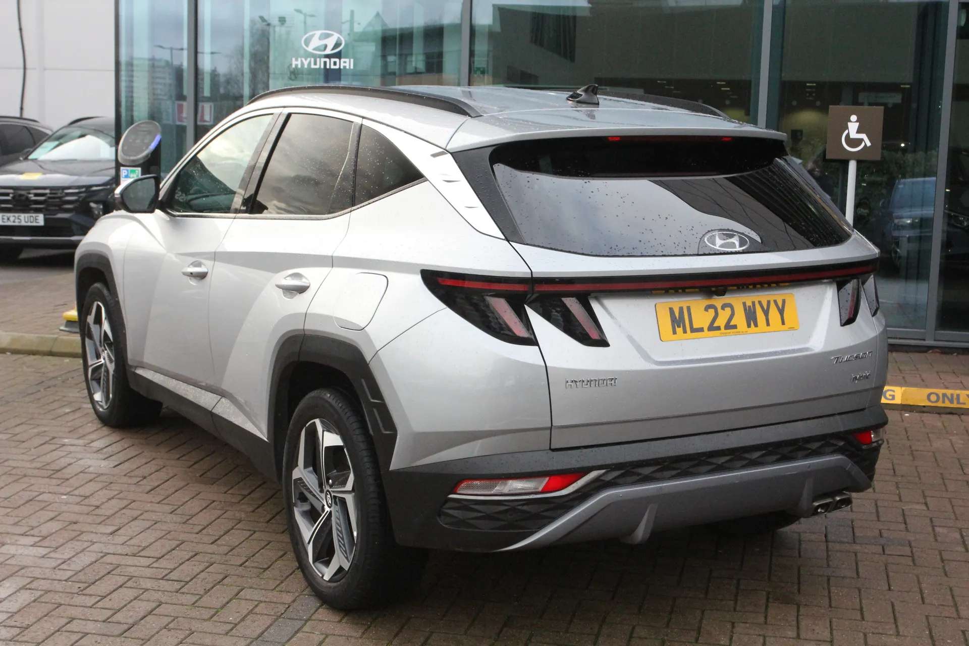 A 2022 HYUNDAI TUCSON 1.6 TGDi Hybrid 230 Premium 5dr 2WD Auto A 2022 HYUNDAI TUCSON 1.6 TGDi Hybrid 230 Premium 5dr 2WD Auto