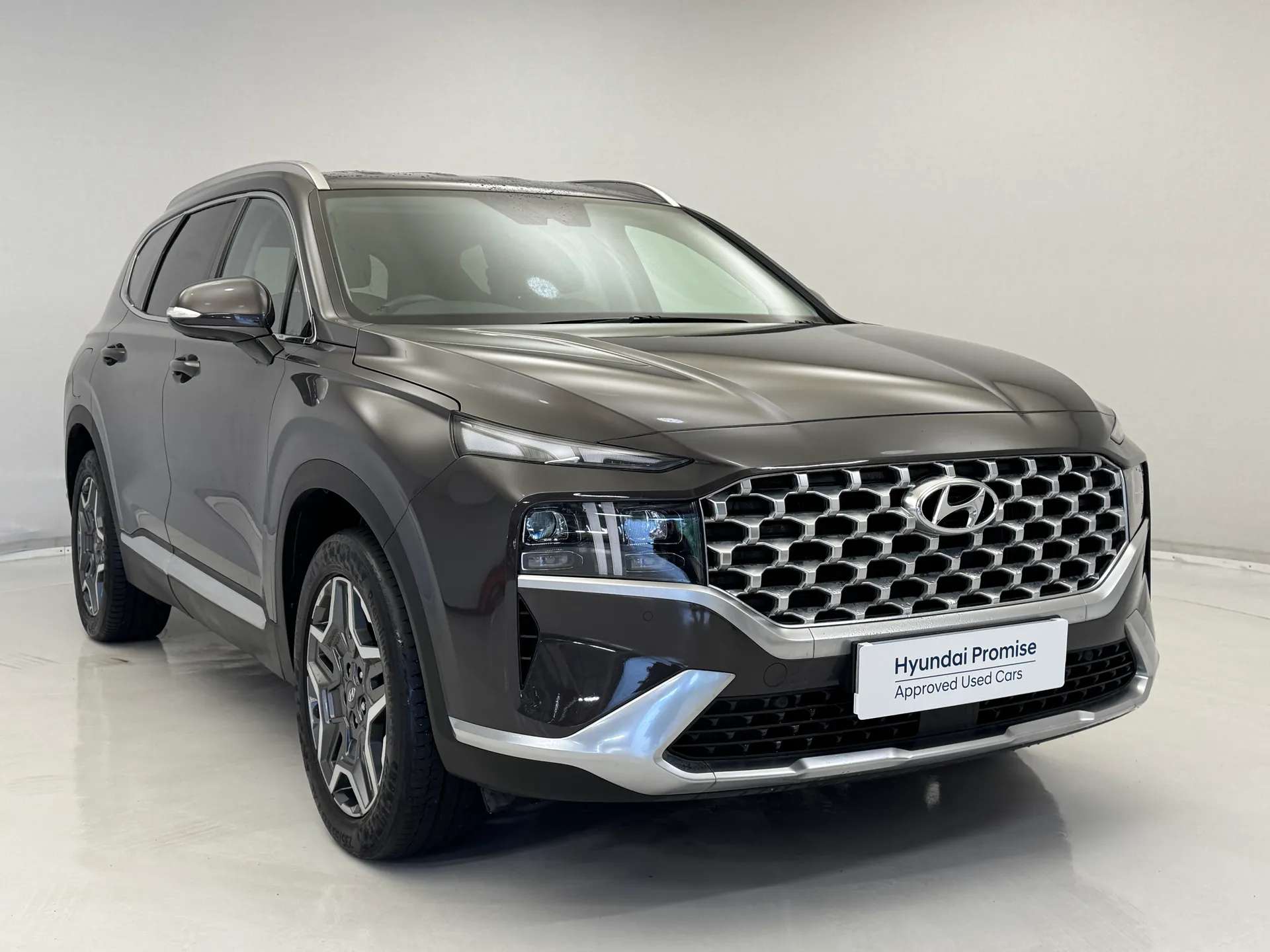 A 2023 HYUNDAI SANTA FE 1.6 TGDi Plug-in Hybrid Premium 5dr 4WD Auto A 2023 HYUNDAI SANTA FE 1.6 TGDi Plug-in Hybrid Premium 5dr 4WD Auto