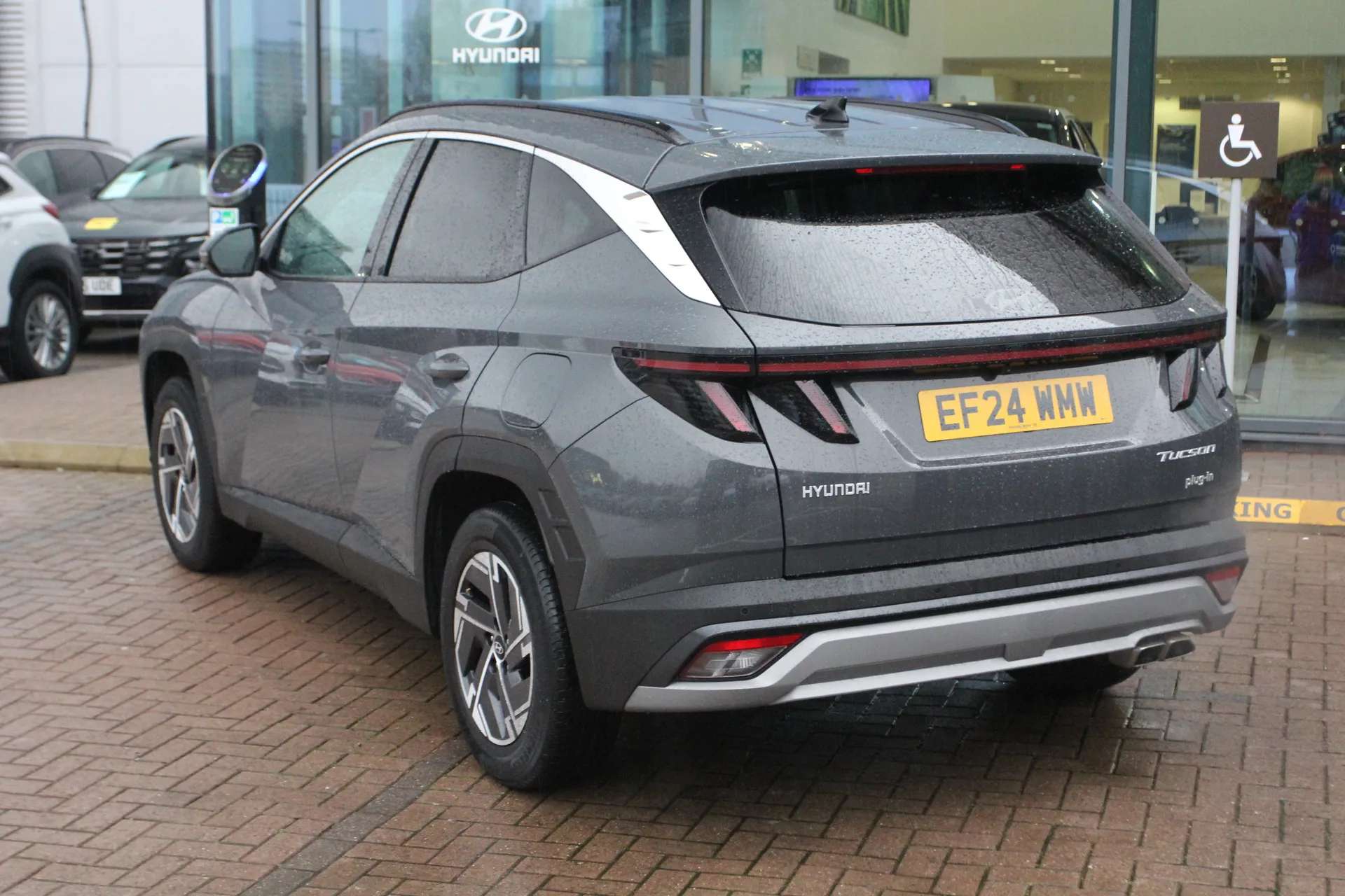 A 2024 HYUNDAI TUCSON 1.6T Plug-in Hybrid Premium 5dr 4WD Auto A 2024 HYUNDAI TUCSON 1.6T Plug-in Hybrid Premium 5dr 4WD Auto