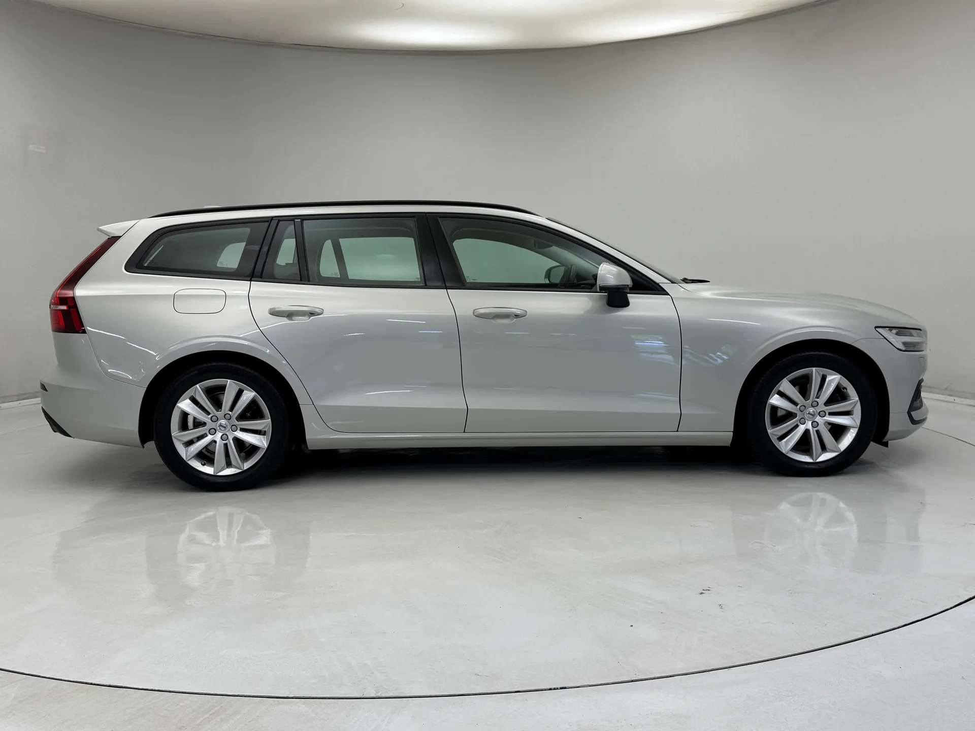 2018 VOLVO V60 2018 VOLVO V60