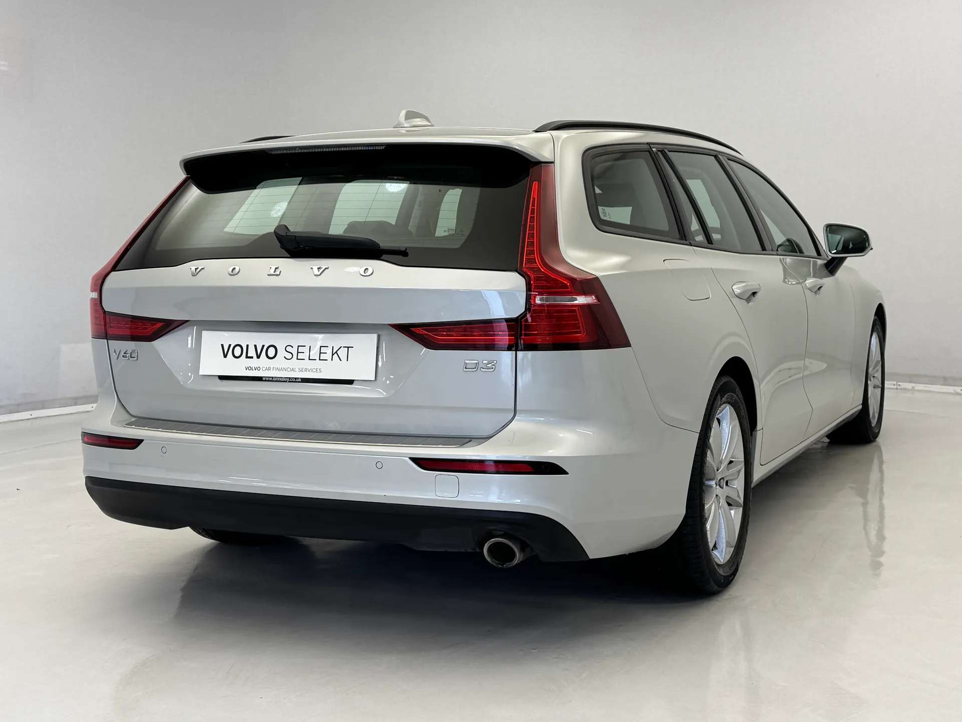 2018 VOLVO V60 2018 VOLVO V60