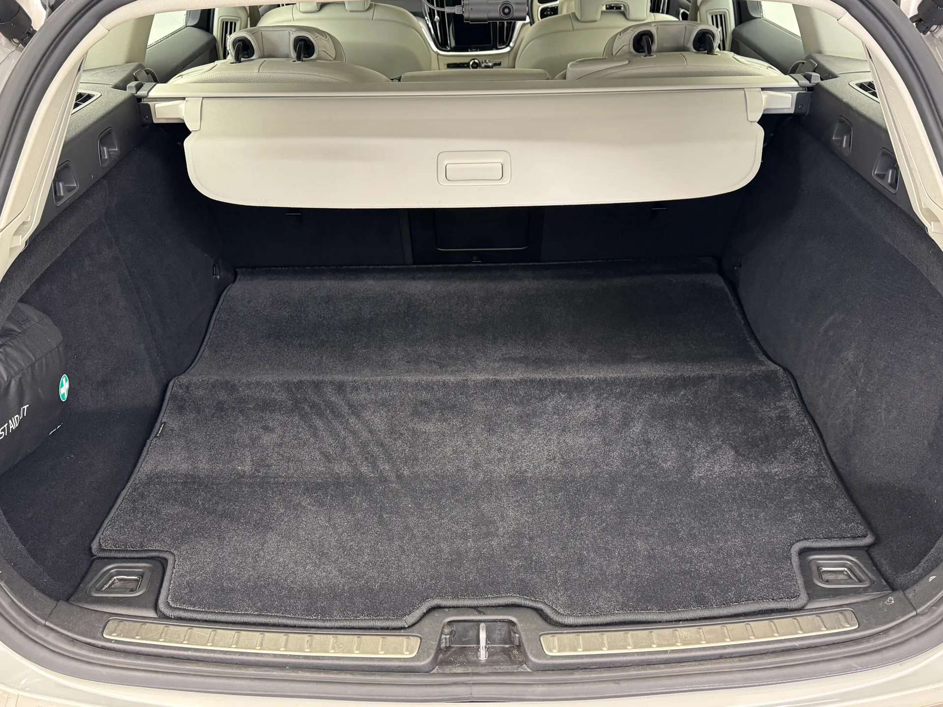 2018 VOLVO V60 2018 VOLVO V60