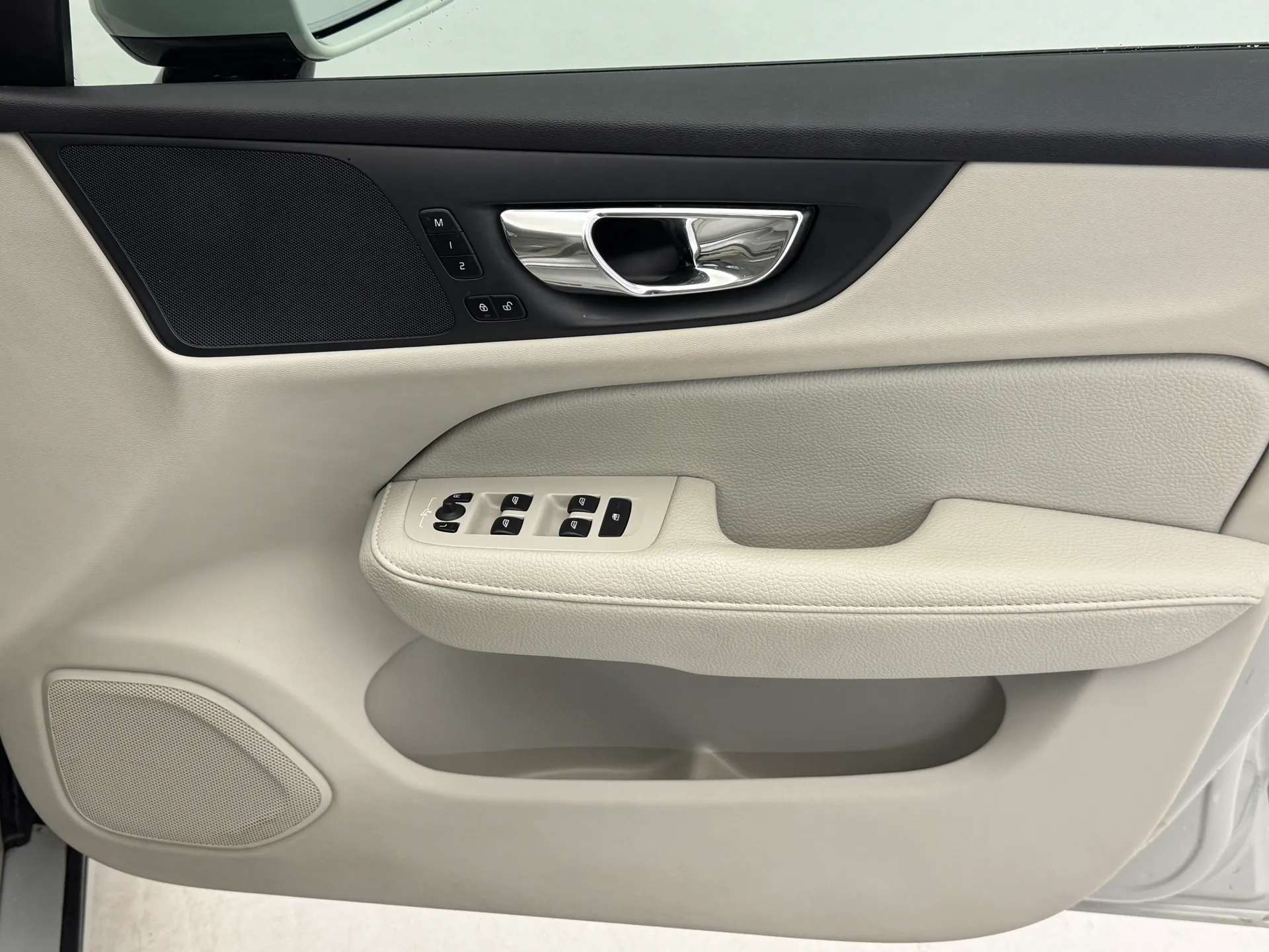 2018 VOLVO V60 2018 VOLVO V60