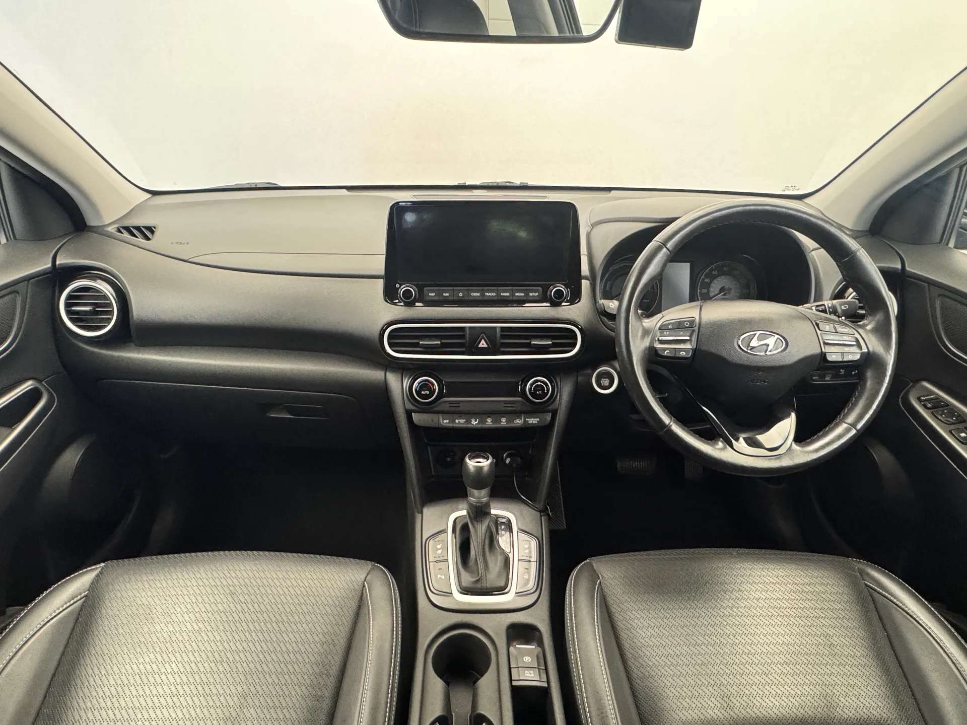 A 2020 HYUNDAI KONA 1.6 GDi Hybrid Premium SE 5dr DCT A 2020 HYUNDAI KONA 1.6 GDi Hybrid Premium SE 5dr DCT