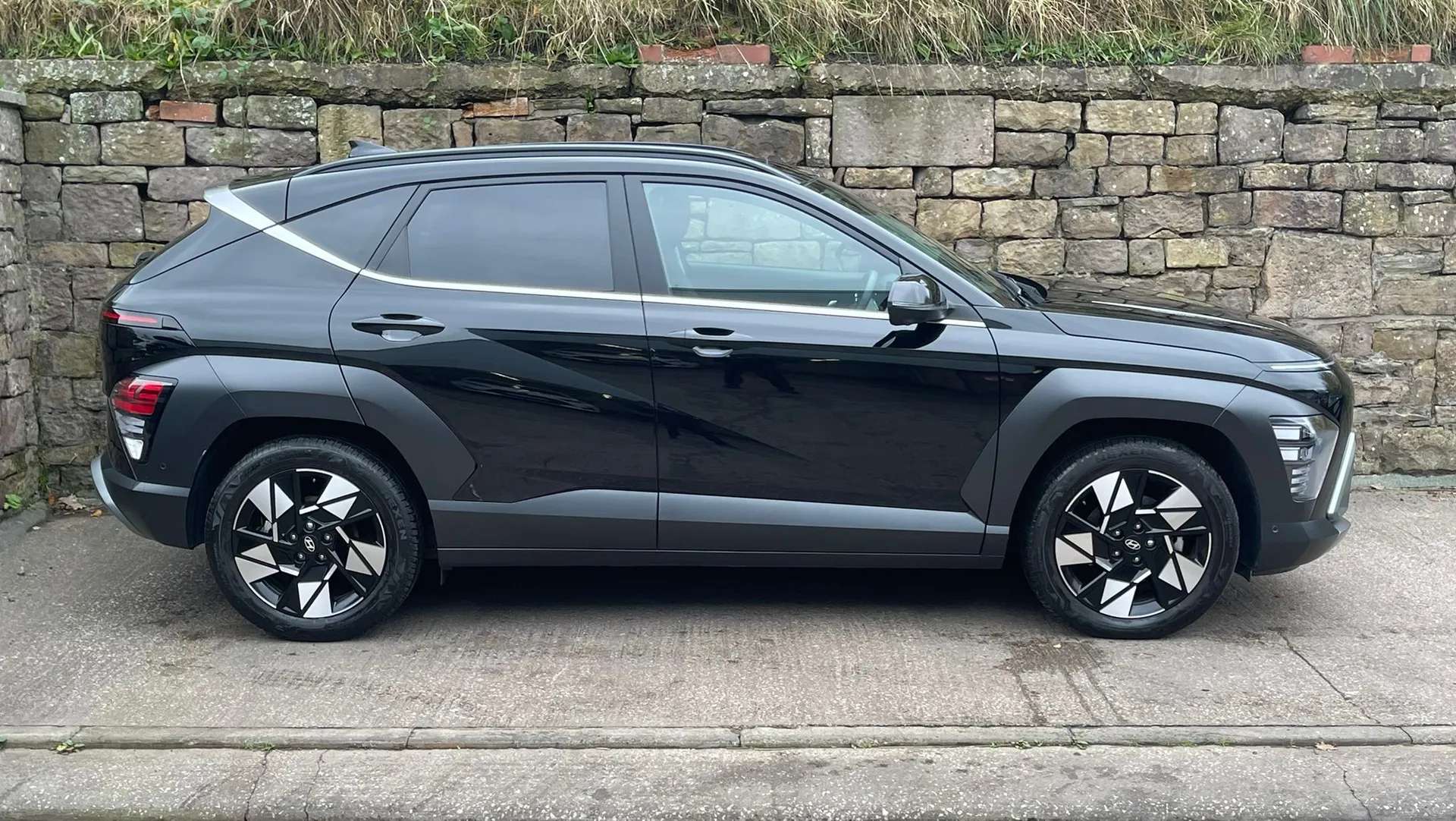 A 2025 HYUNDAI KONA 1.6 Hybrid 129 Ultimate 5dr DCT âAUTOâNAVâLEATHERâCAMERAâ A 2025 HYUNDAI KONA 1.6 Hybrid 129 Ultimate 5dr DCT âAUTOâNAVâLEATHERâCAMERAâ