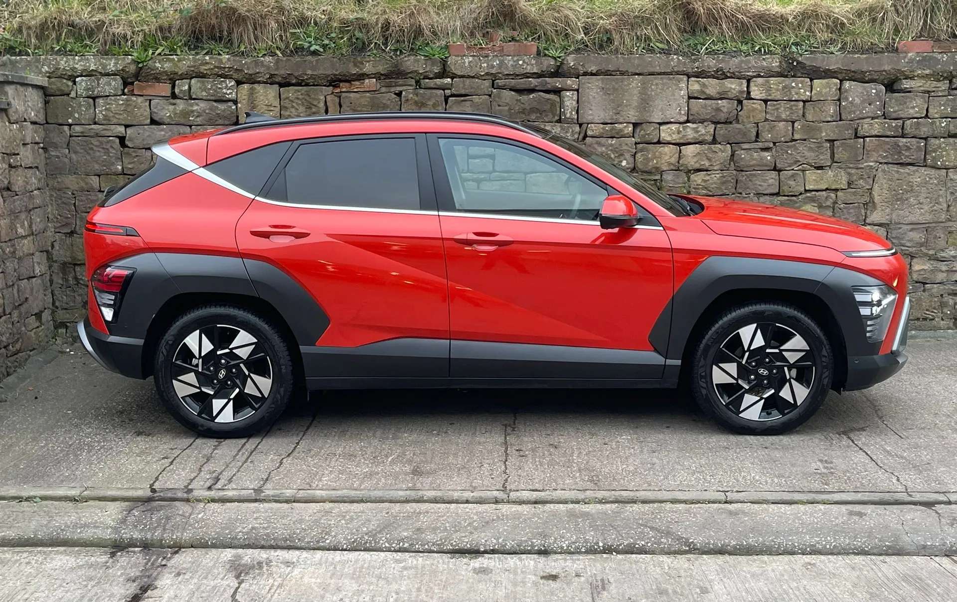 A 2025 HYUNDAI KONA 1.6 Hybrid 129 Ultimate 5dr DCT âAUTOâNAVâLEATHERâCAMERAâ A 2025 HYUNDAI KONA 1.6 Hybrid 129 Ultimate 5dr DCT âAUTOâNAVâLEATHERâCAMERAâ