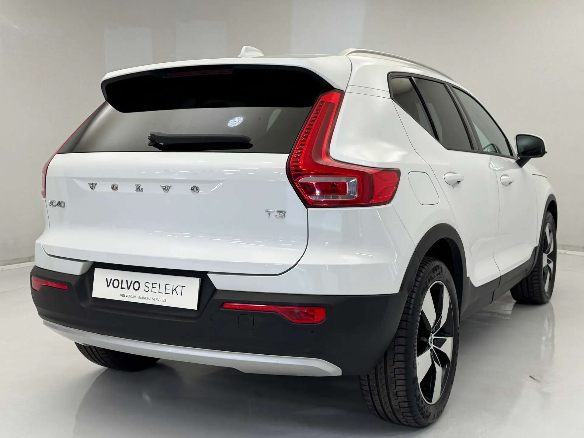 2018 VOLVO XC40 2018 VOLVO XC40