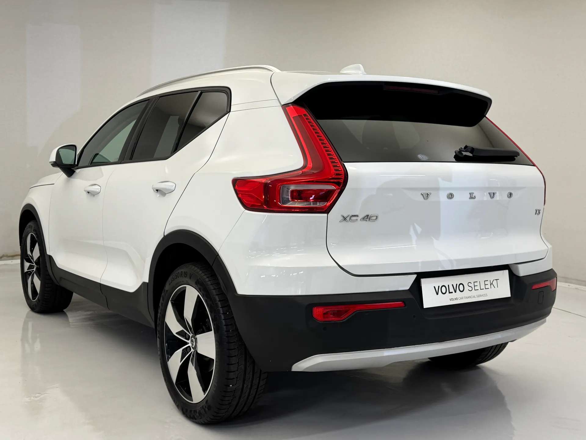 2018 VOLVO XC40 2018 VOLVO XC40