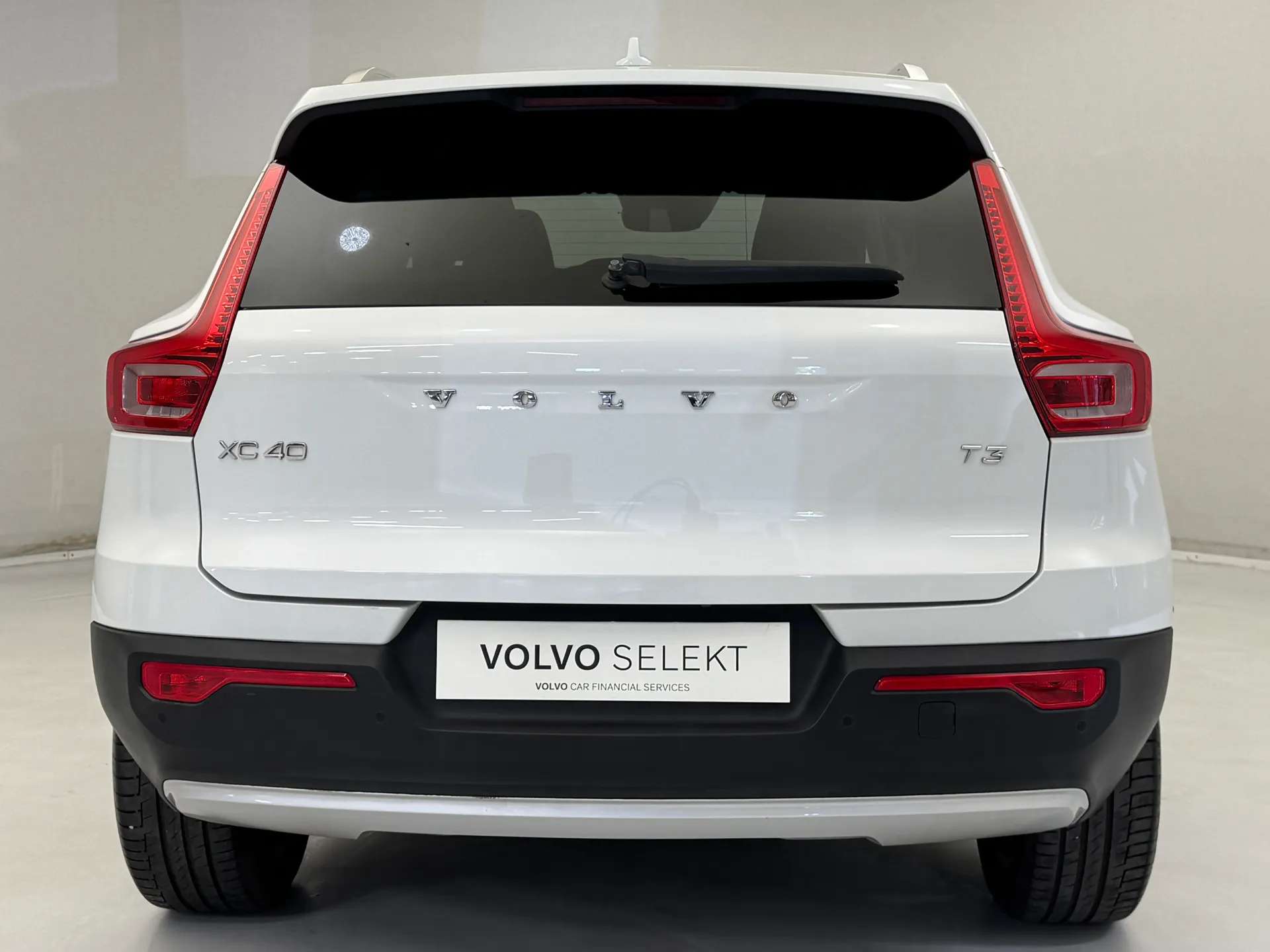 2018 VOLVO XC40 2018 VOLVO XC40