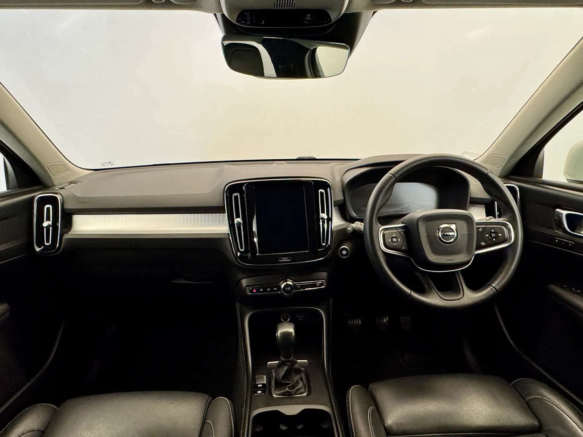 2018 VOLVO XC40 2018 VOLVO XC40