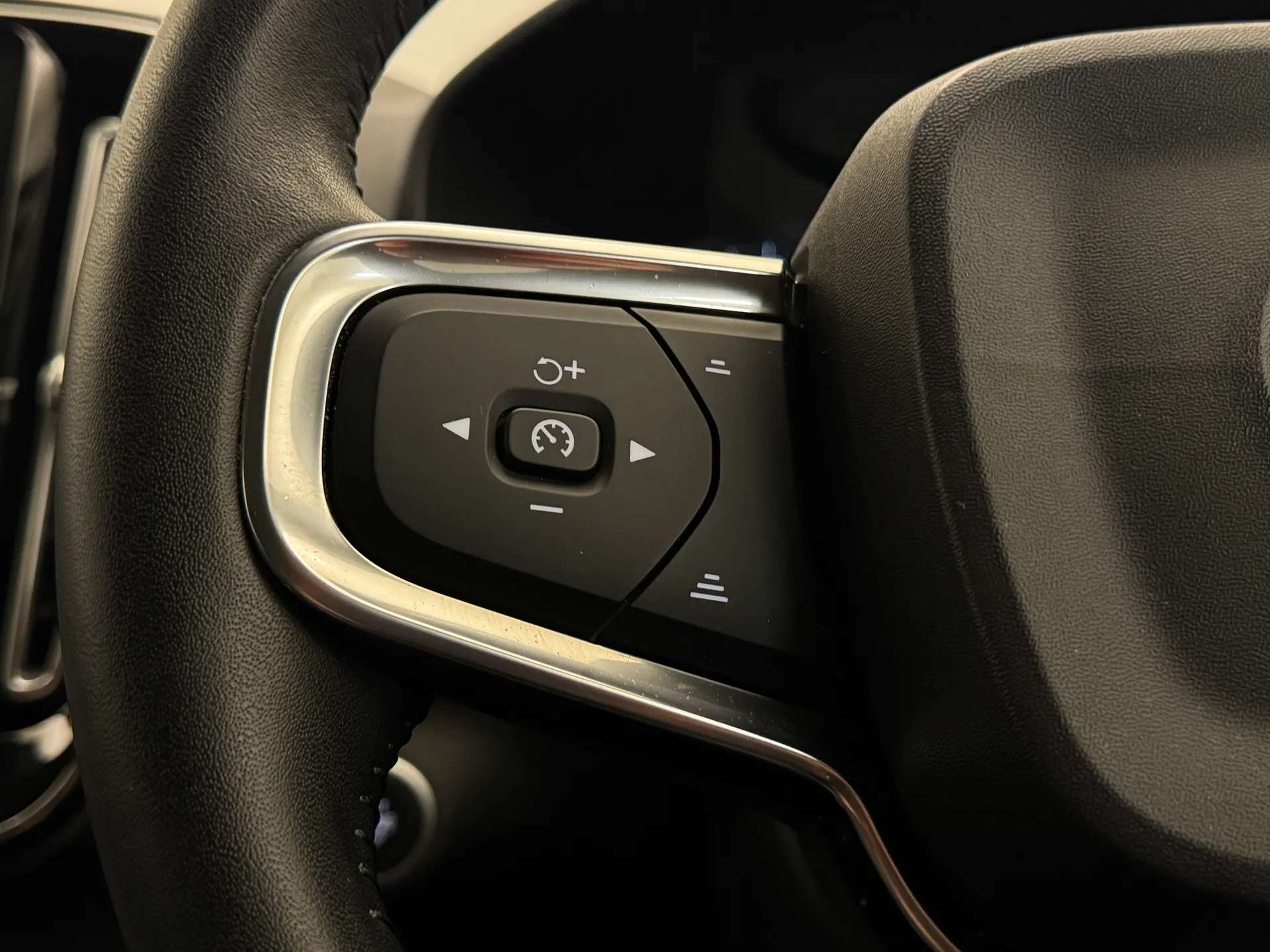 2018 VOLVO XC40 2018 VOLVO XC40