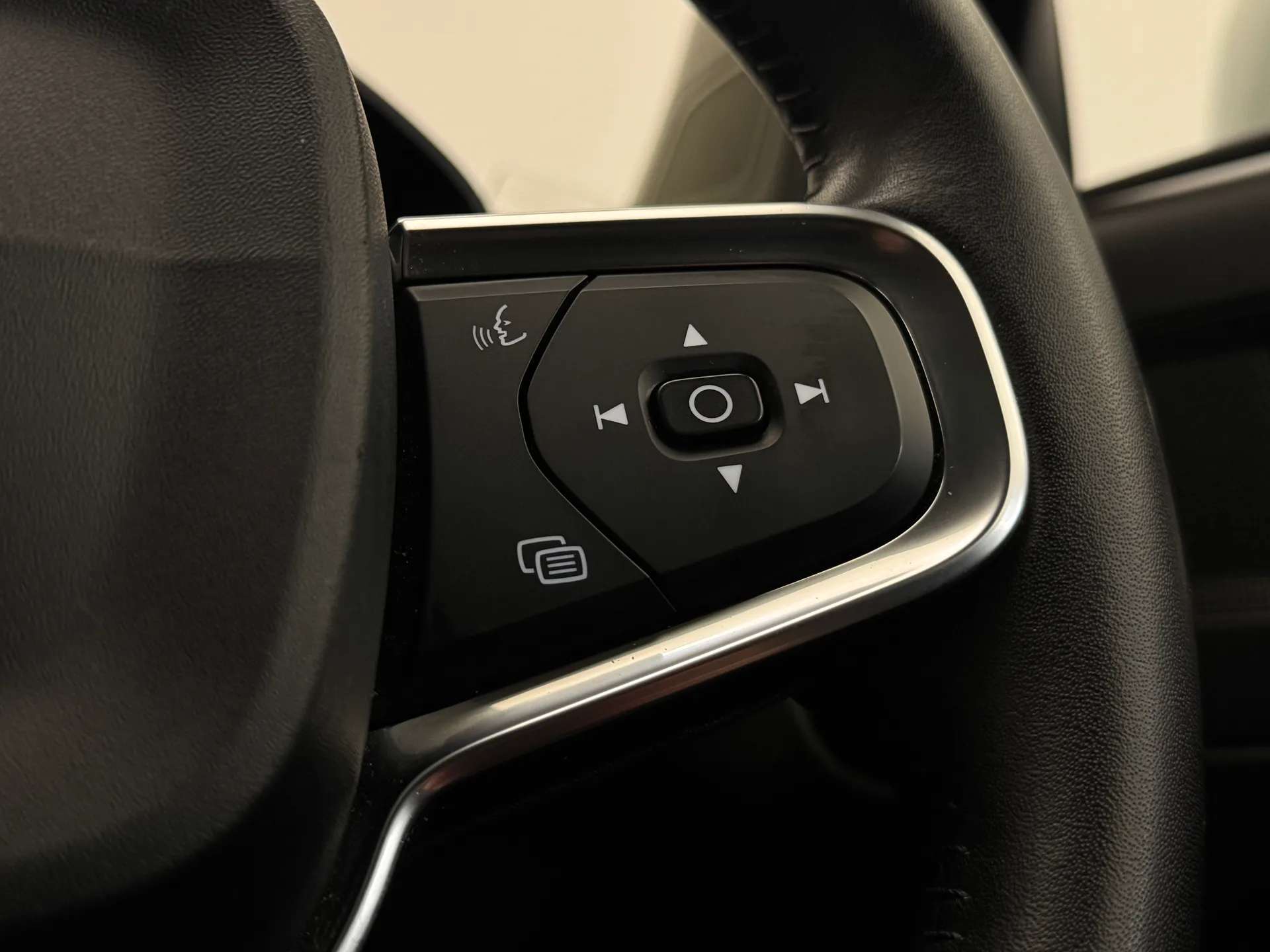 2018 VOLVO XC40 2018 VOLVO XC40