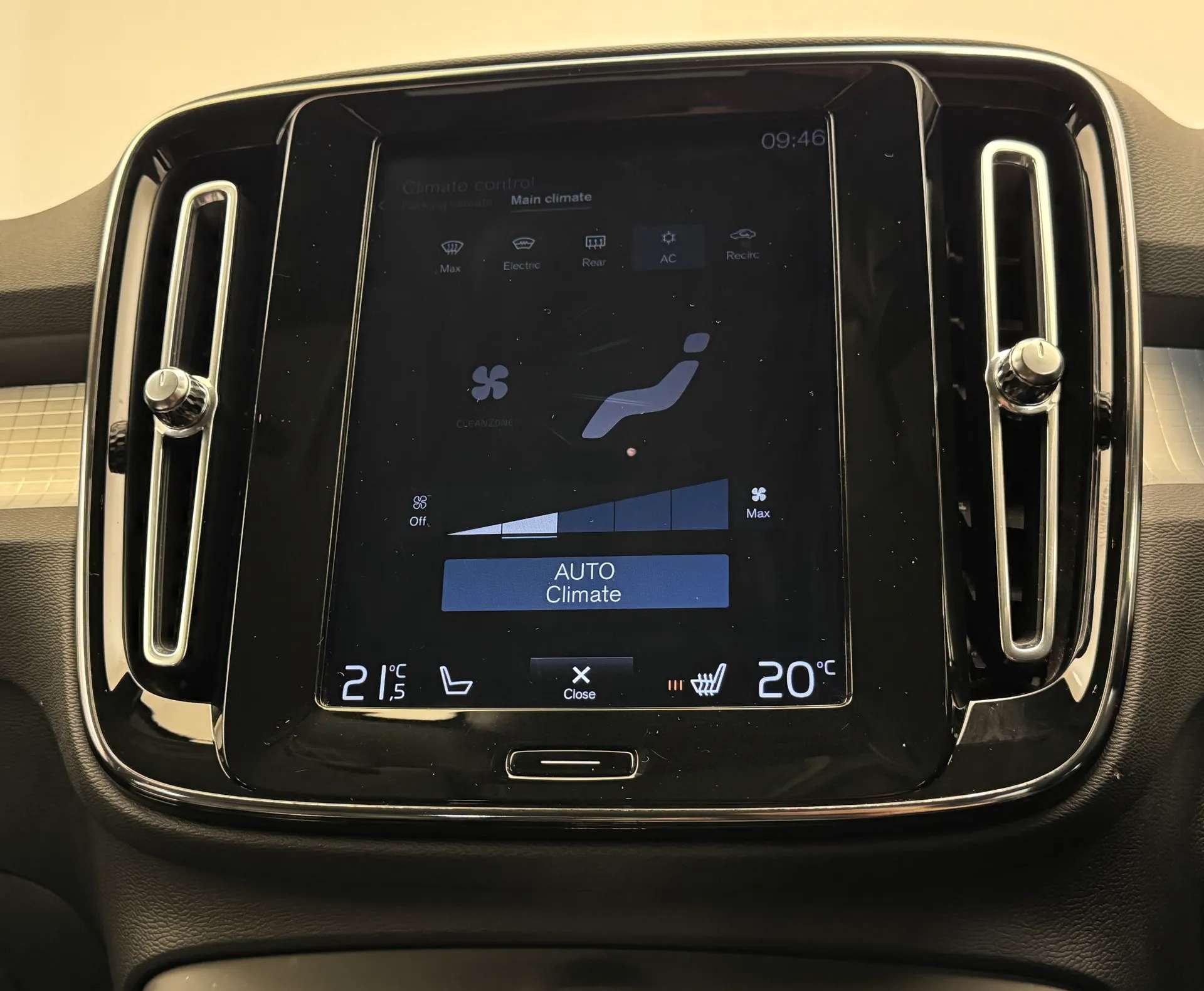 2018 VOLVO XC40 2018 VOLVO XC40