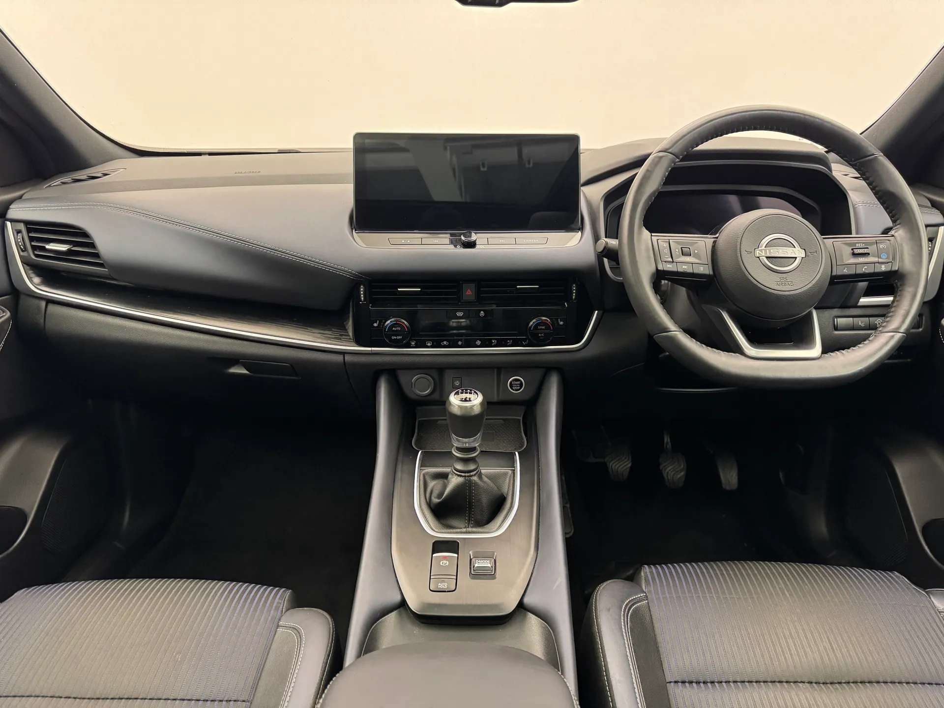 A 2023 NISSAN QASHQAI 1.3 DiG-T MH Tekna 5dr A 2023 NISSAN QASHQAI 1.3 DiG-T MH Tekna 5dr