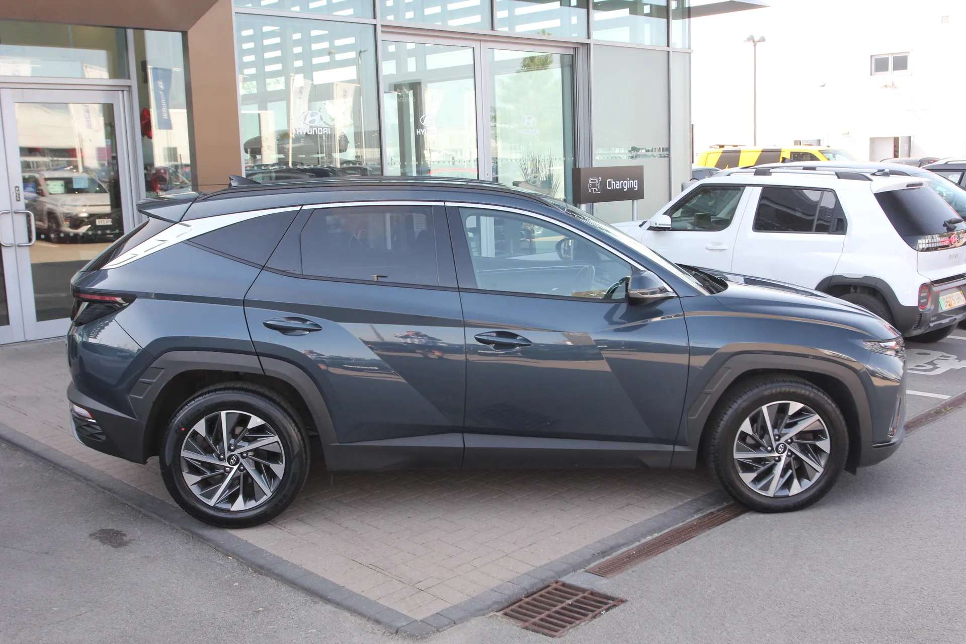 A 2022 HYUNDAI TUCSON 1.6 TGDi Premium 5dr 2WD A 2022 HYUNDAI TUCSON 1.6 TGDi Premium 5dr 2WD