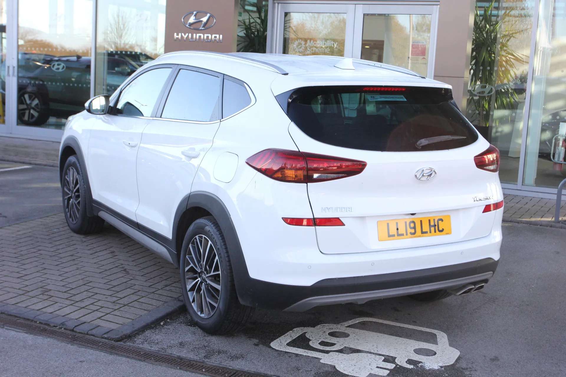A 2019 HYUNDAI TUCSON 1.6 TGDi 177 Premium 5dr 2WD A 2019 HYUNDAI TUCSON 1.6 TGDi 177 Premium 5dr 2WD