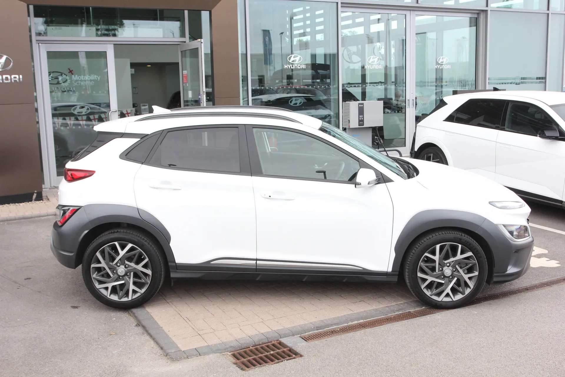 A 2023 HYUNDAI KONA 1.6 GDi Hybrid Premium 5dr DCT A 2023 HYUNDAI KONA 1.6 GDi Hybrid Premium 5dr DCT