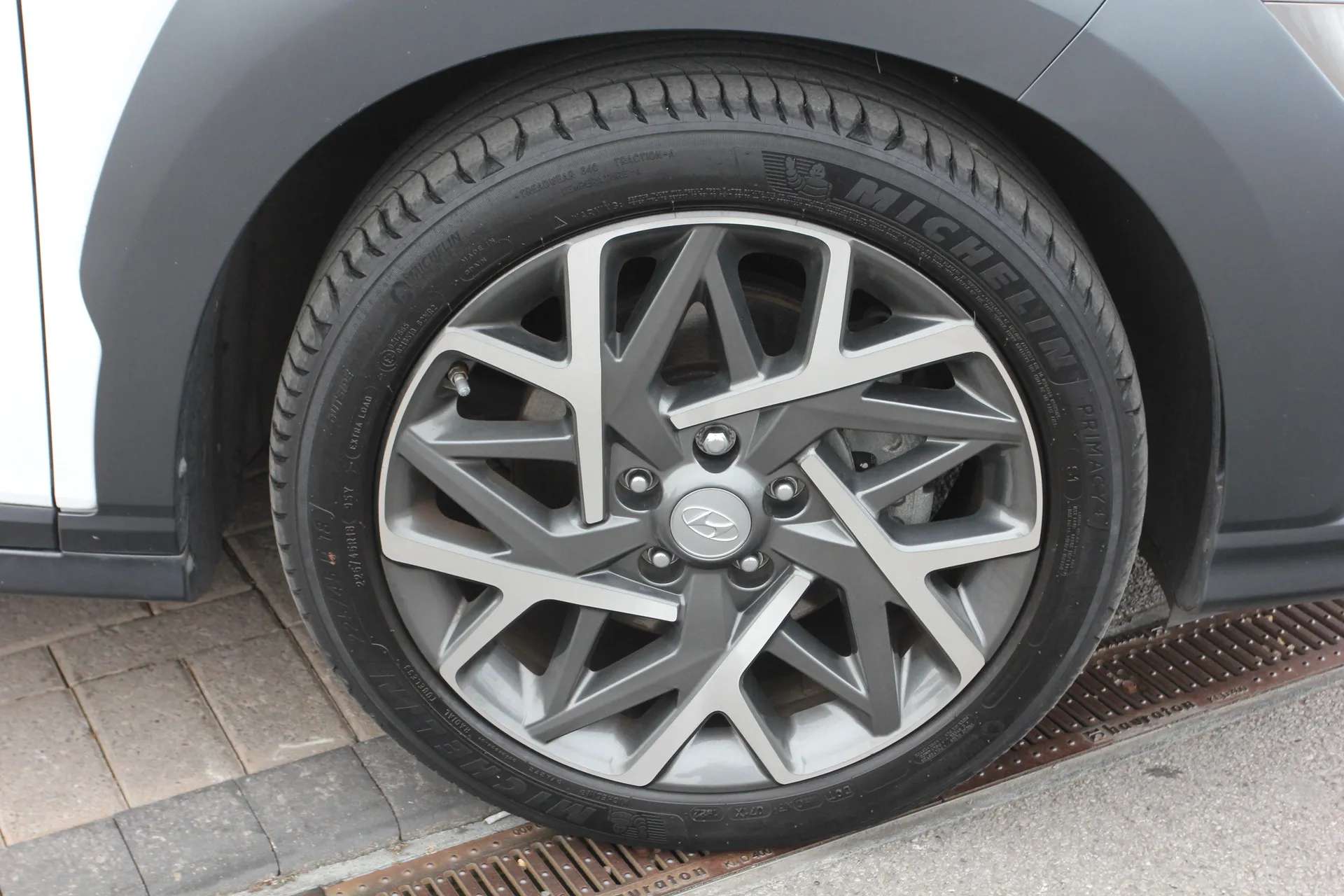 A 2023 HYUNDAI KONA 1.6 GDi Hybrid Premium 5dr DCT A 2023 HYUNDAI KONA 1.6 GDi Hybrid Premium 5dr DCT