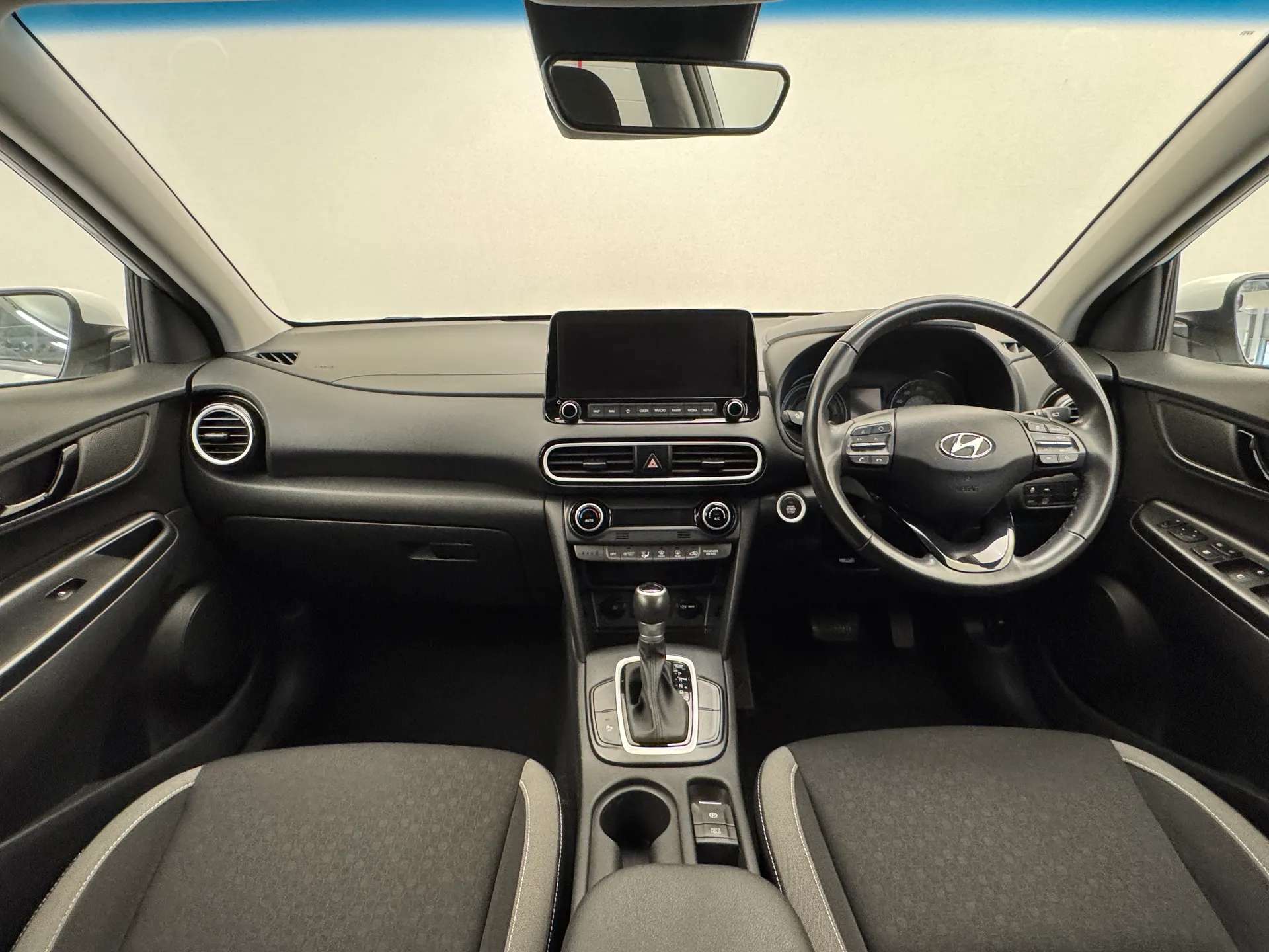 A 2020 HYUNDAI KONA 1.6 GDi Hybrid Premium 5dr DCT A 2020 HYUNDAI KONA 1.6 GDi Hybrid Premium 5dr DCT