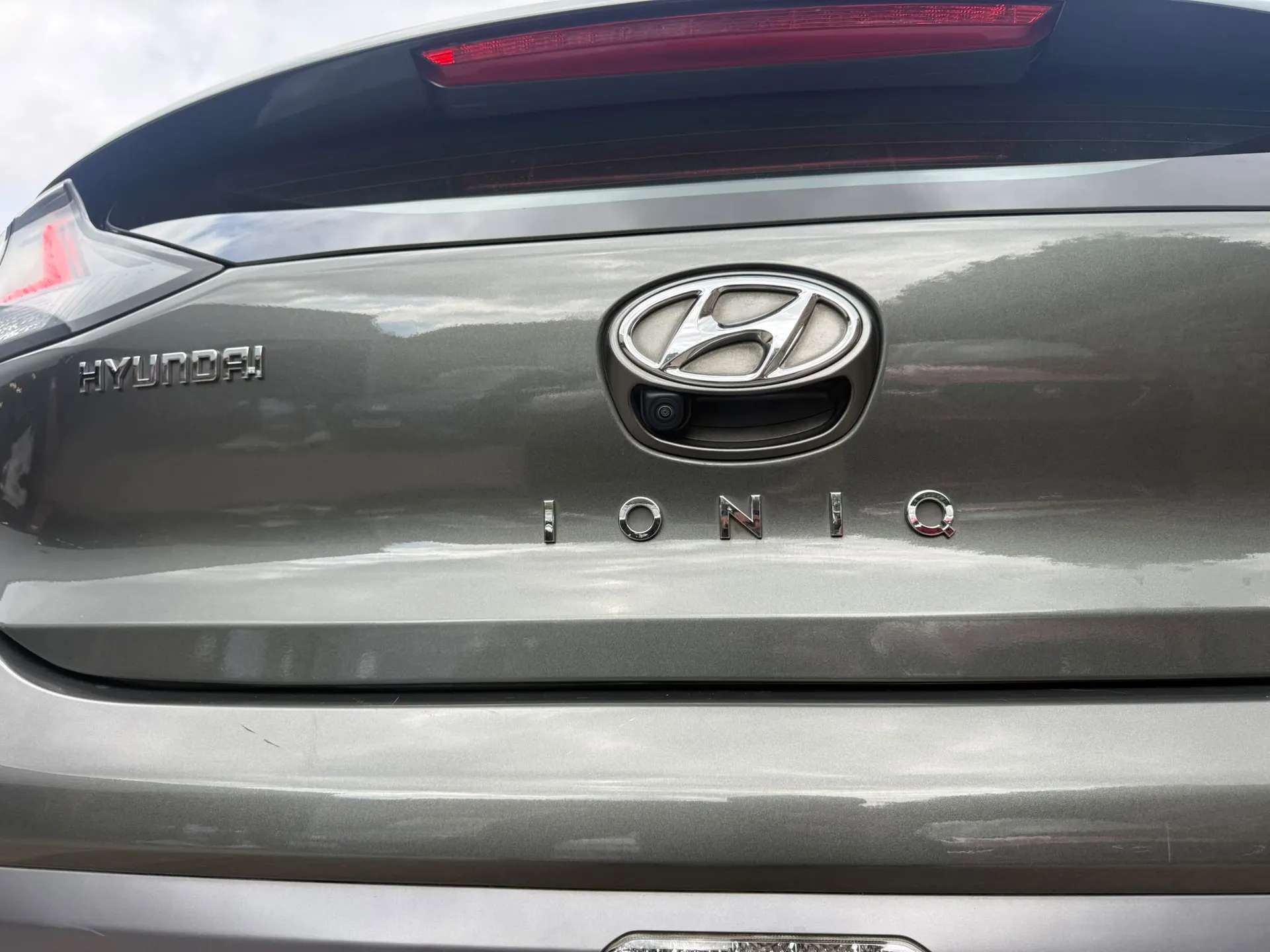 A 2022 HYUNDAI IONIQ 1.6 GDi Hybrid Premium 5dr DCT âHEATED SEATSâCAMERAâNAVâ A 2022 HYUNDAI IONIQ 1.6 GDi Hybrid Premium 5dr DCT âHEATED SEATSâCAMERAâNAVâ